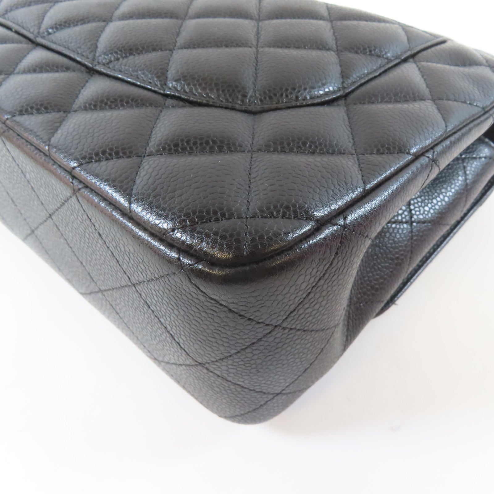 CHANEL 菱格Caviar皮革Classic銀扣鏈帶肩背袋黑色
