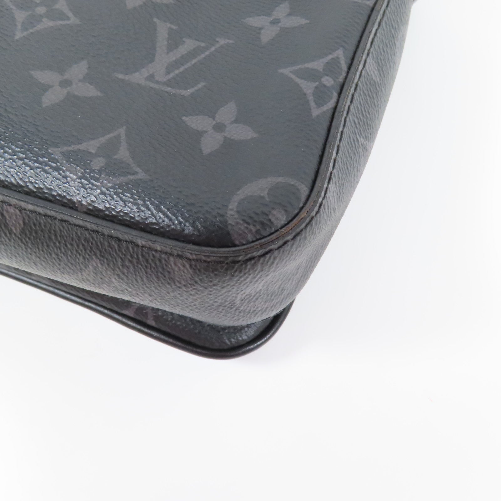 LOUIS VUITTON LV SHW Trio Messenger Shoulder Bag M69443 Monogram Eclipse Reverse