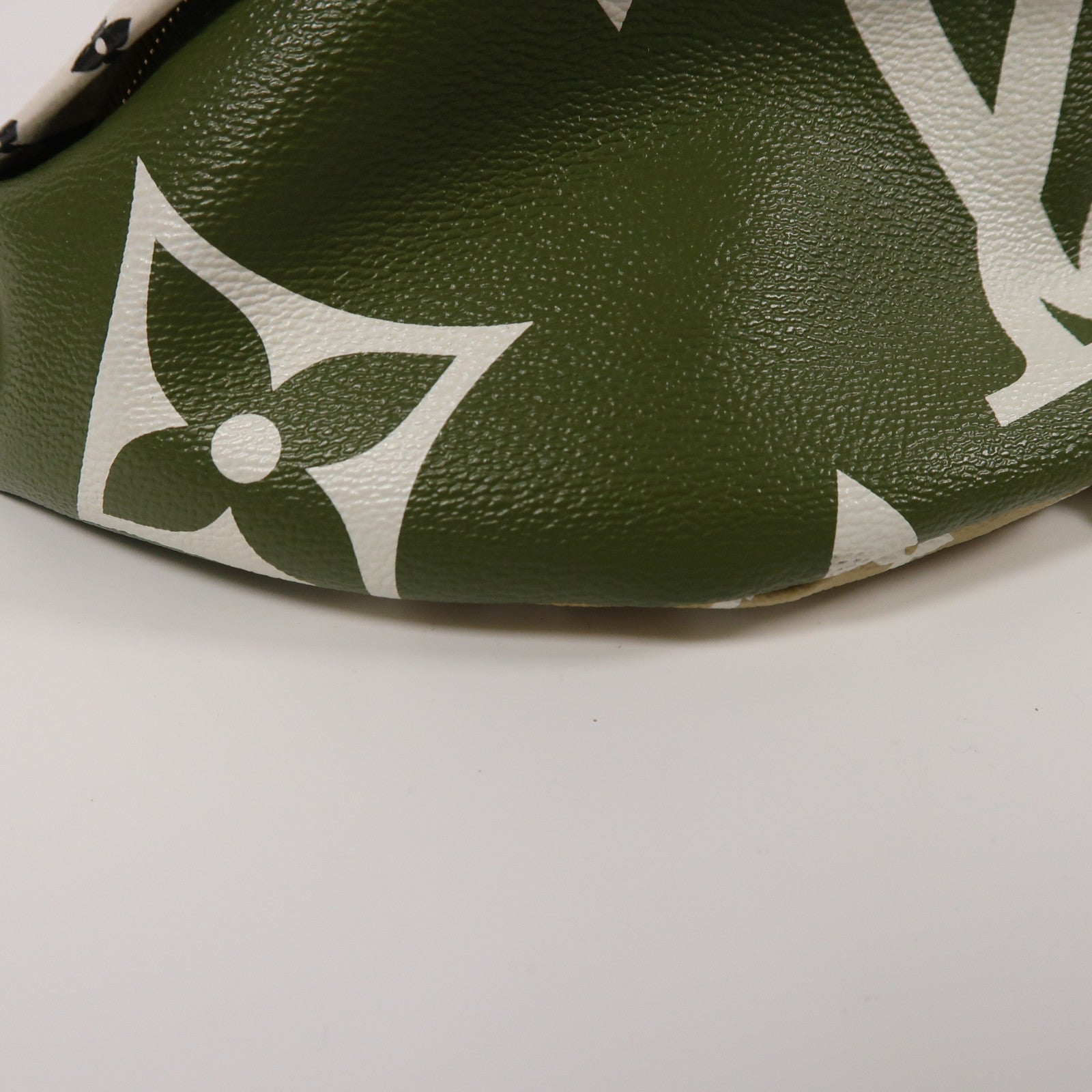 LOUIS VUITTON Monogram Bumbag金扣腰包綠色