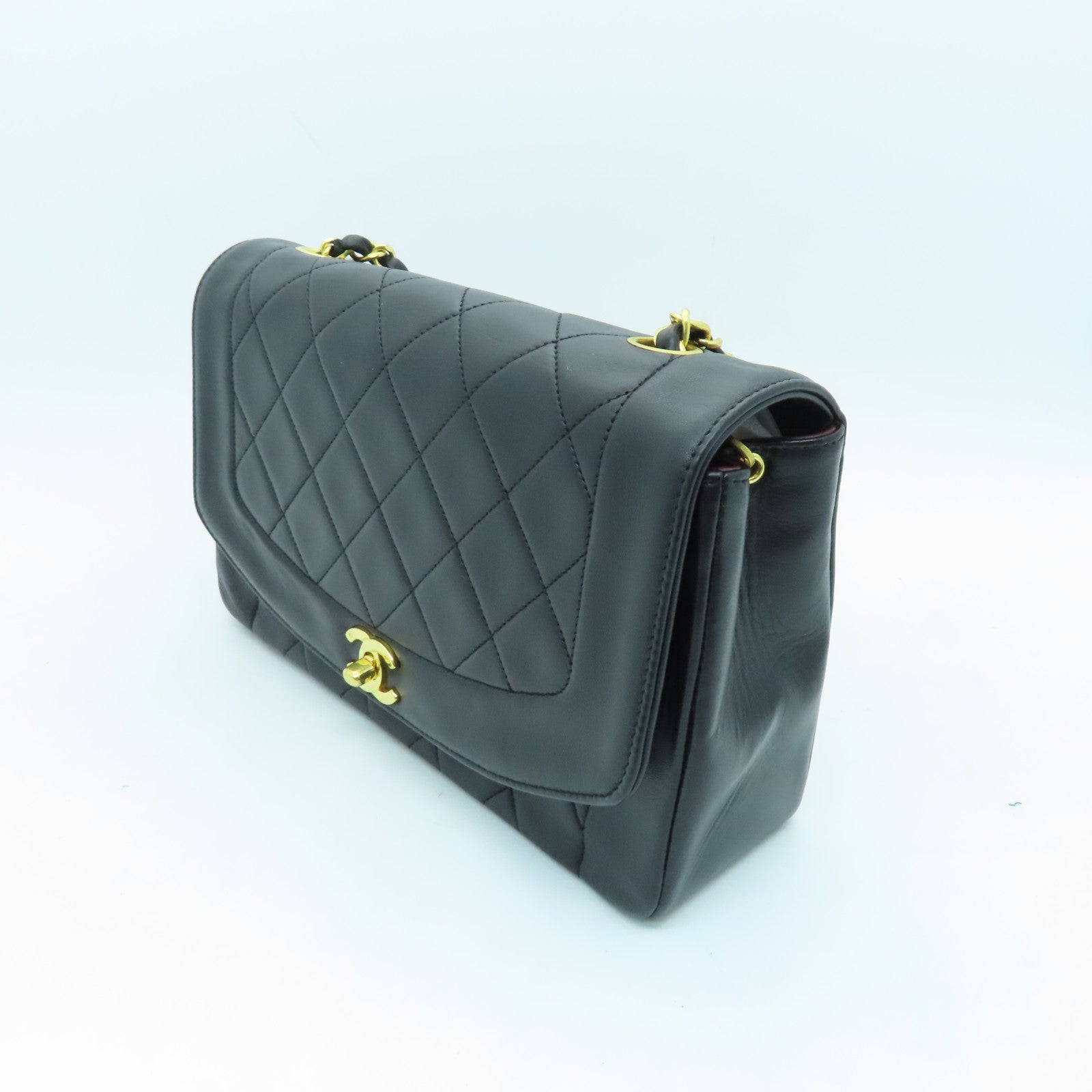 CHANEL rhombic sheepskin leather Chain Shoulder gold buckle chain shoulder bag black