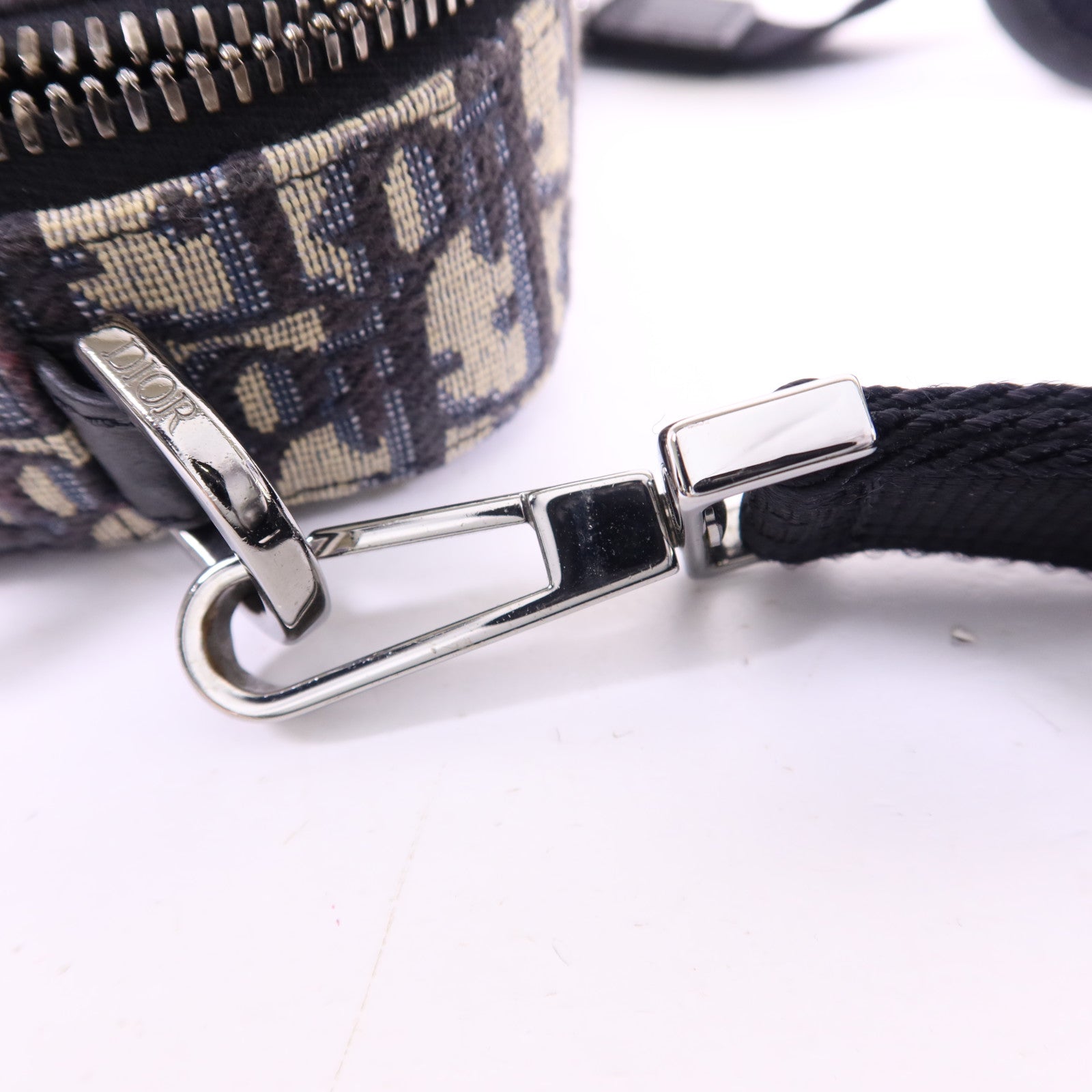 Dior 帆布Safari Messenger Oblique銀扣肩背袋