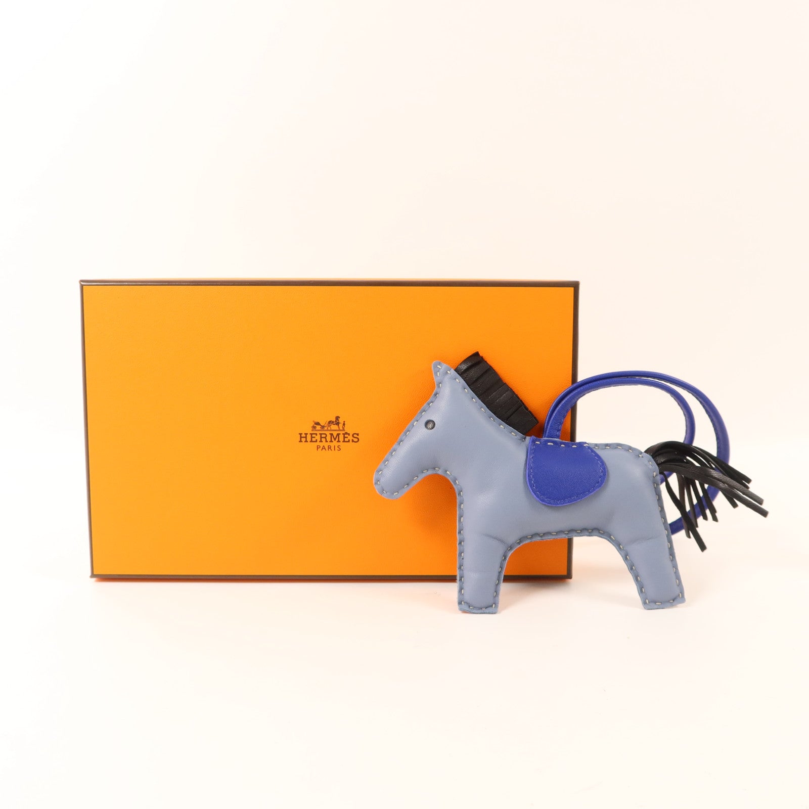 HERMES Milo皮革Rodeo MM掛飾Bleu Lin/Bleu Electrique/Noir