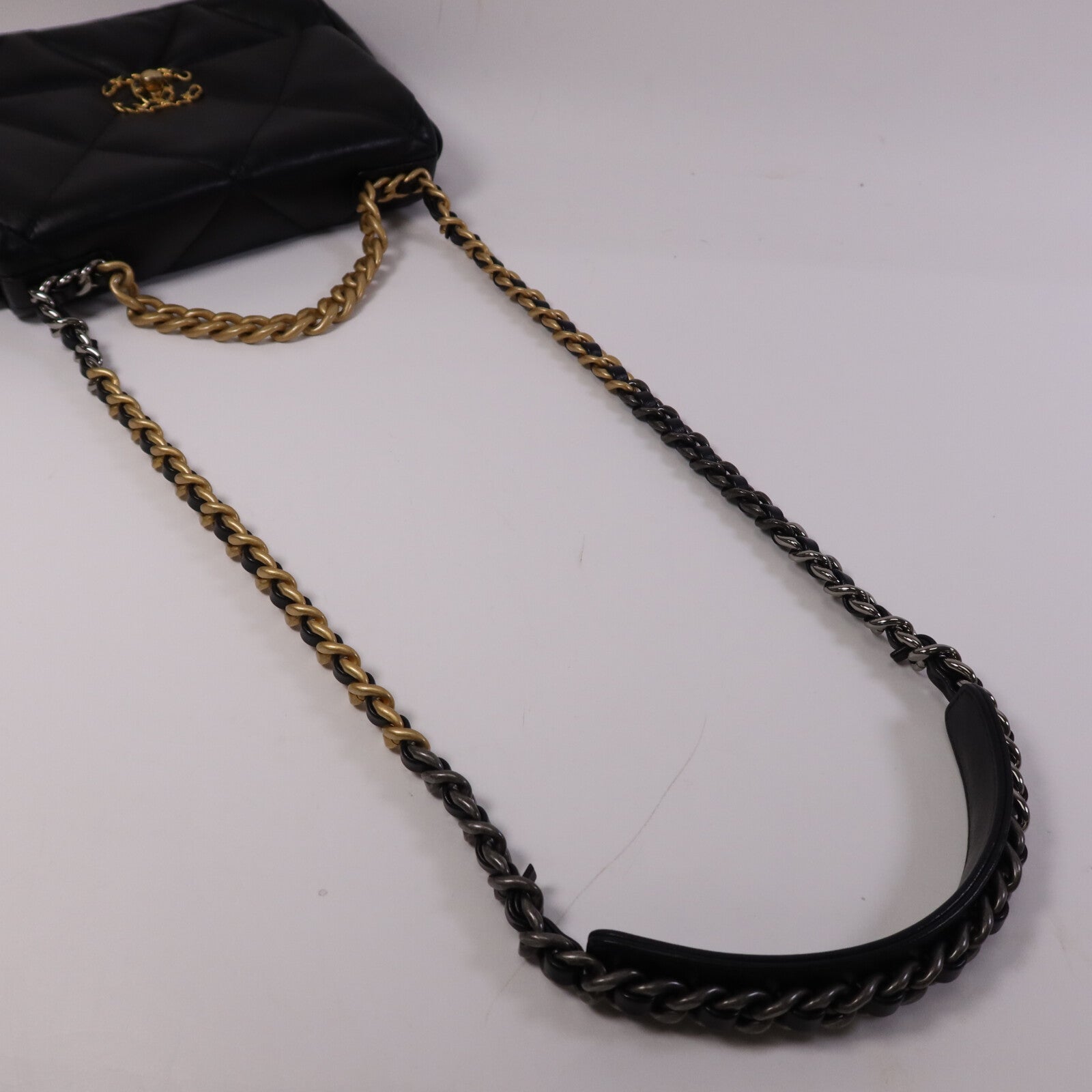 CHANEL 羊皮皮革C19 Small鏈帶手挽肩背兩用袋