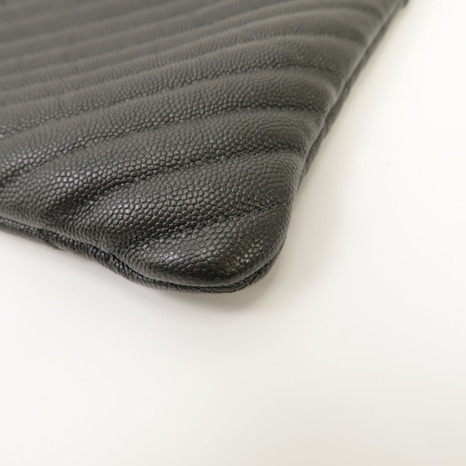 CHANEL Caviar皮革Clutch Bag金扣手拿包灰色