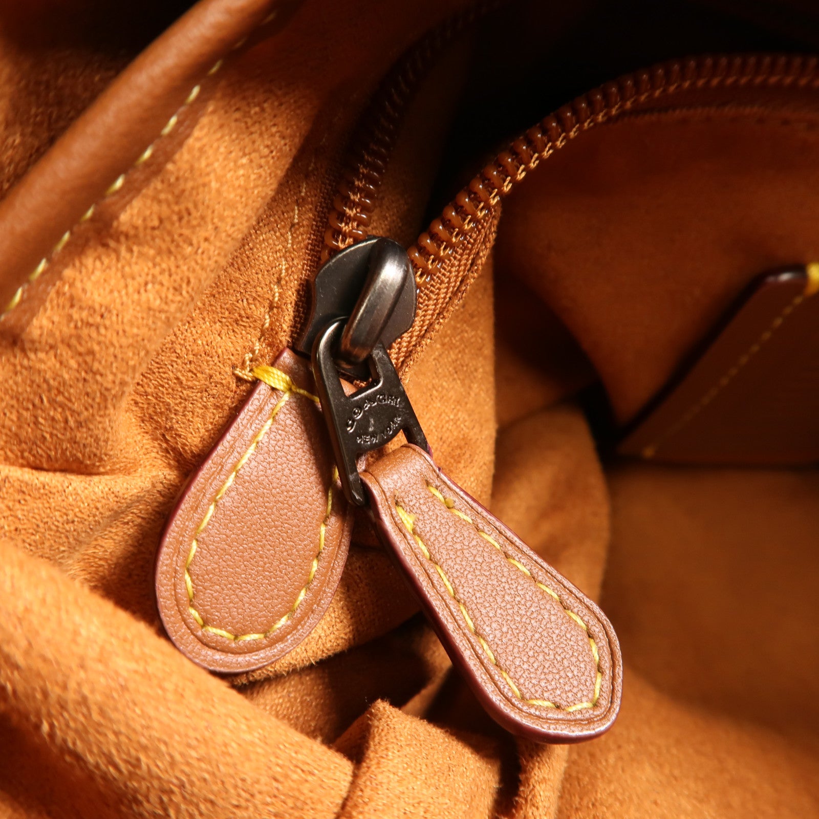 COACH 帆布Hitch Backpack背包