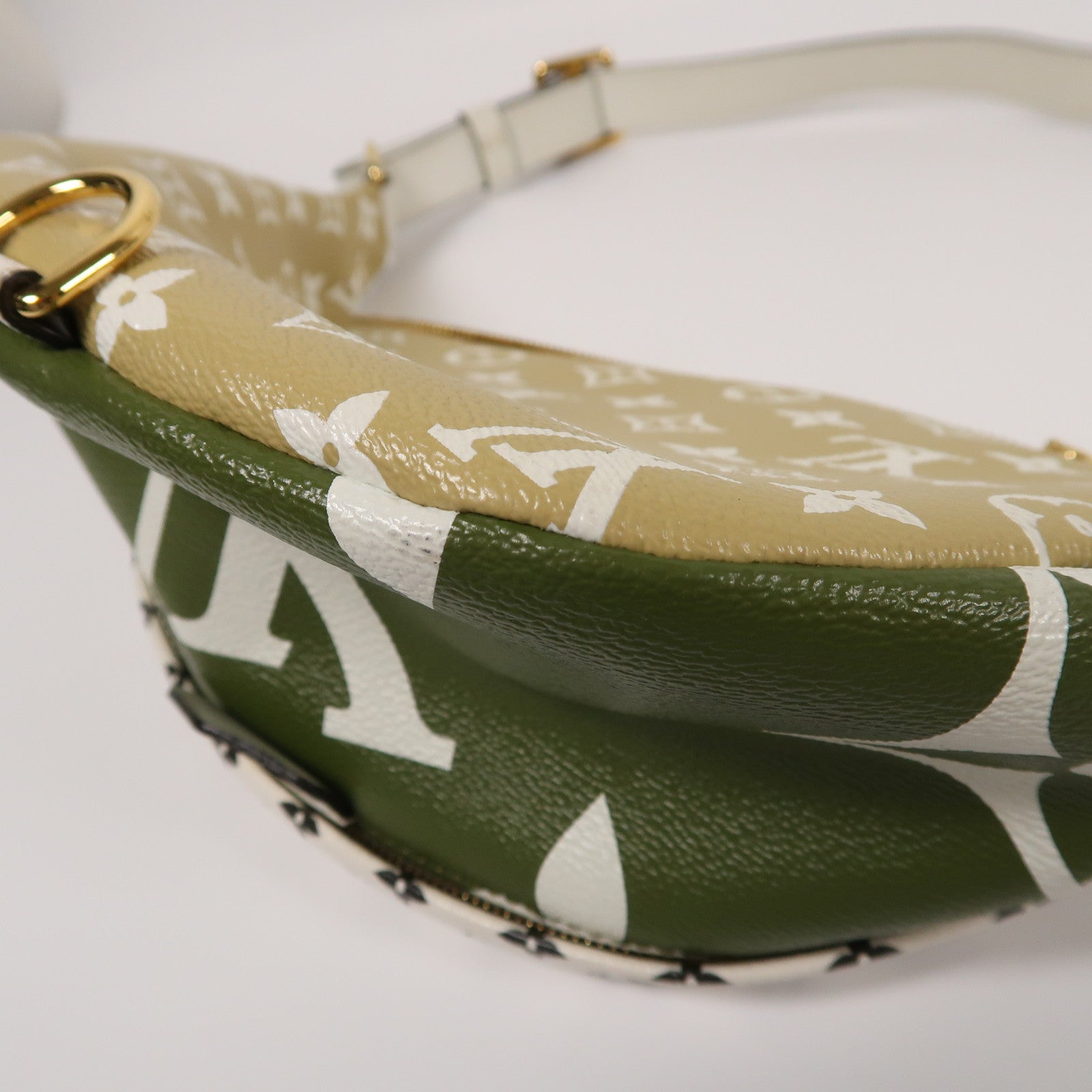 LOUIS VUITTON Monogram Bumbag金扣腰包綠色