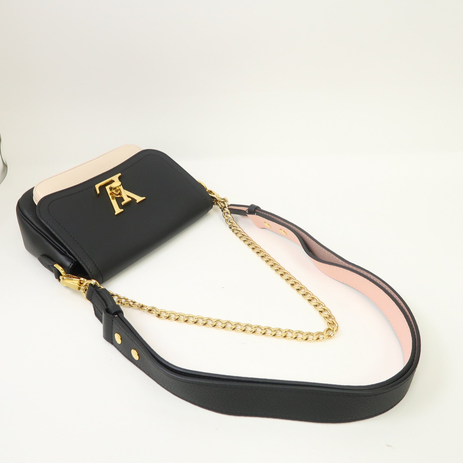 LOUIS VUITTON 牛皮皮革Lockme Tender金扣肩背袋黑色/粉紅色