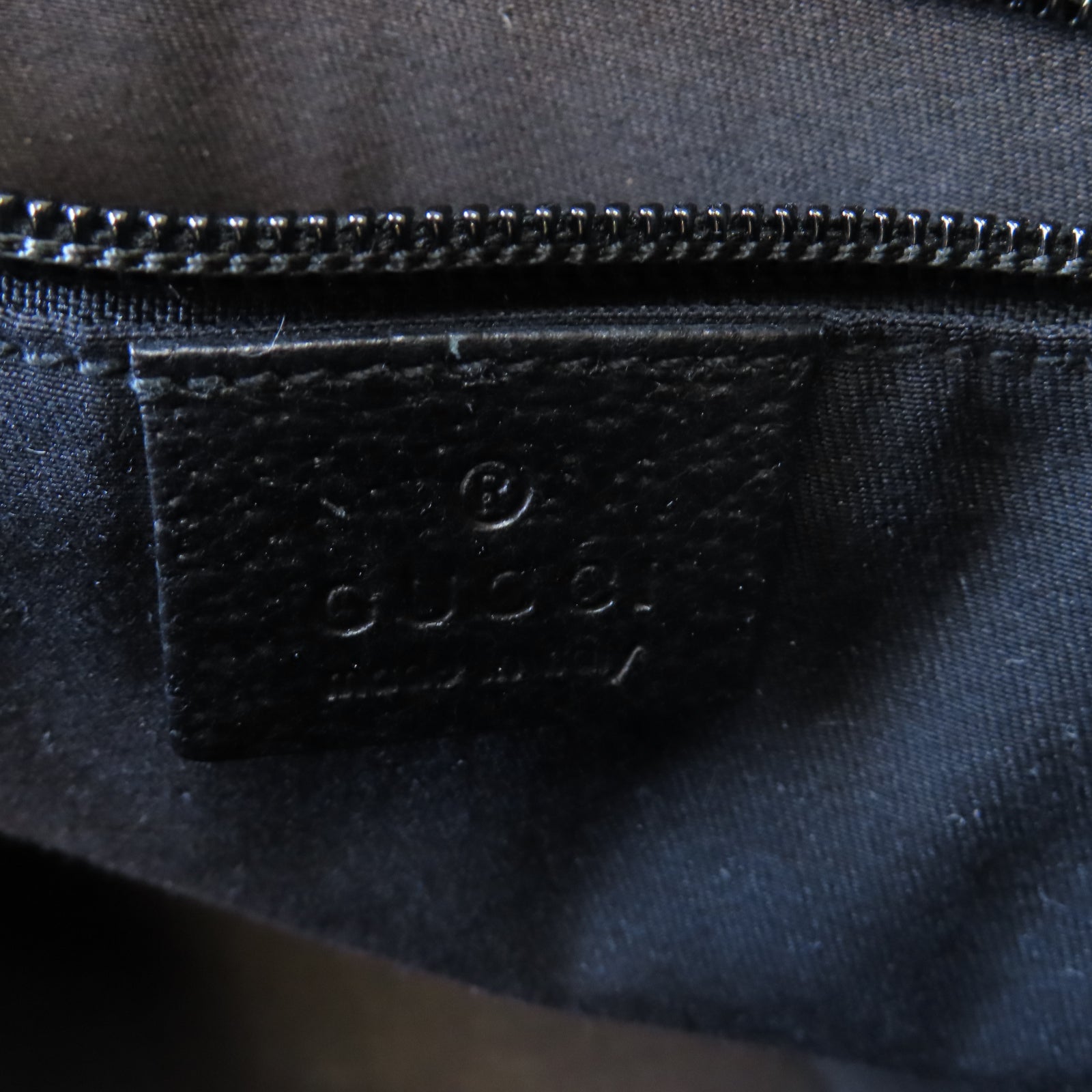 GUCCI 【激減優惠】GG帆布Messenger Bag銀扣肩背袋黑色