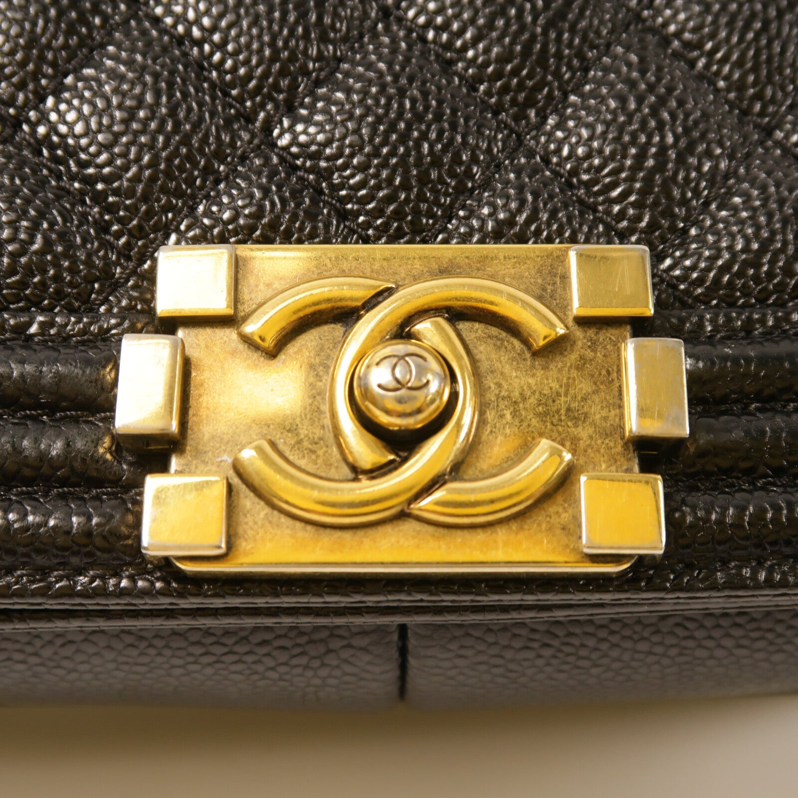 CHANEL 牛皮皮革Boy 25金扣肩背袋
