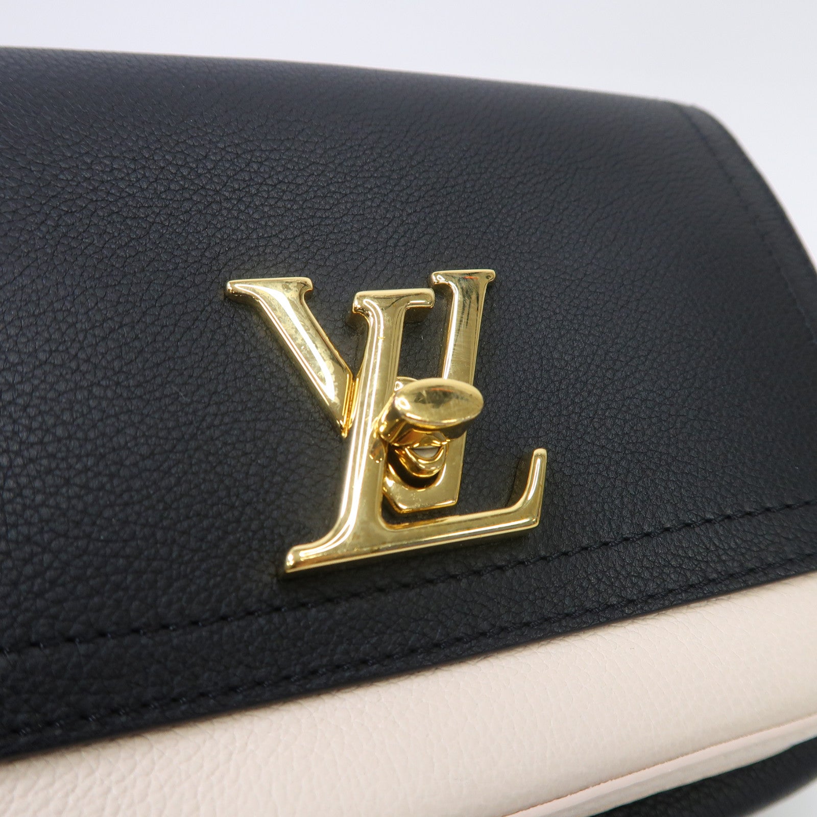 LOUIS VUITTON 牛皮皮革Lockme Tender金扣肩背袋黑色/粉紅色
