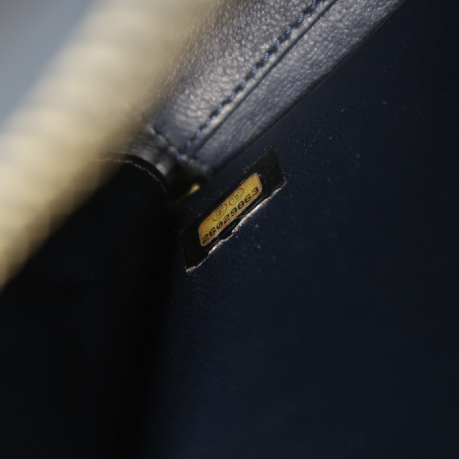 CHANEL 牛皮皮革Vanty Case Small鏈帶肩背袋