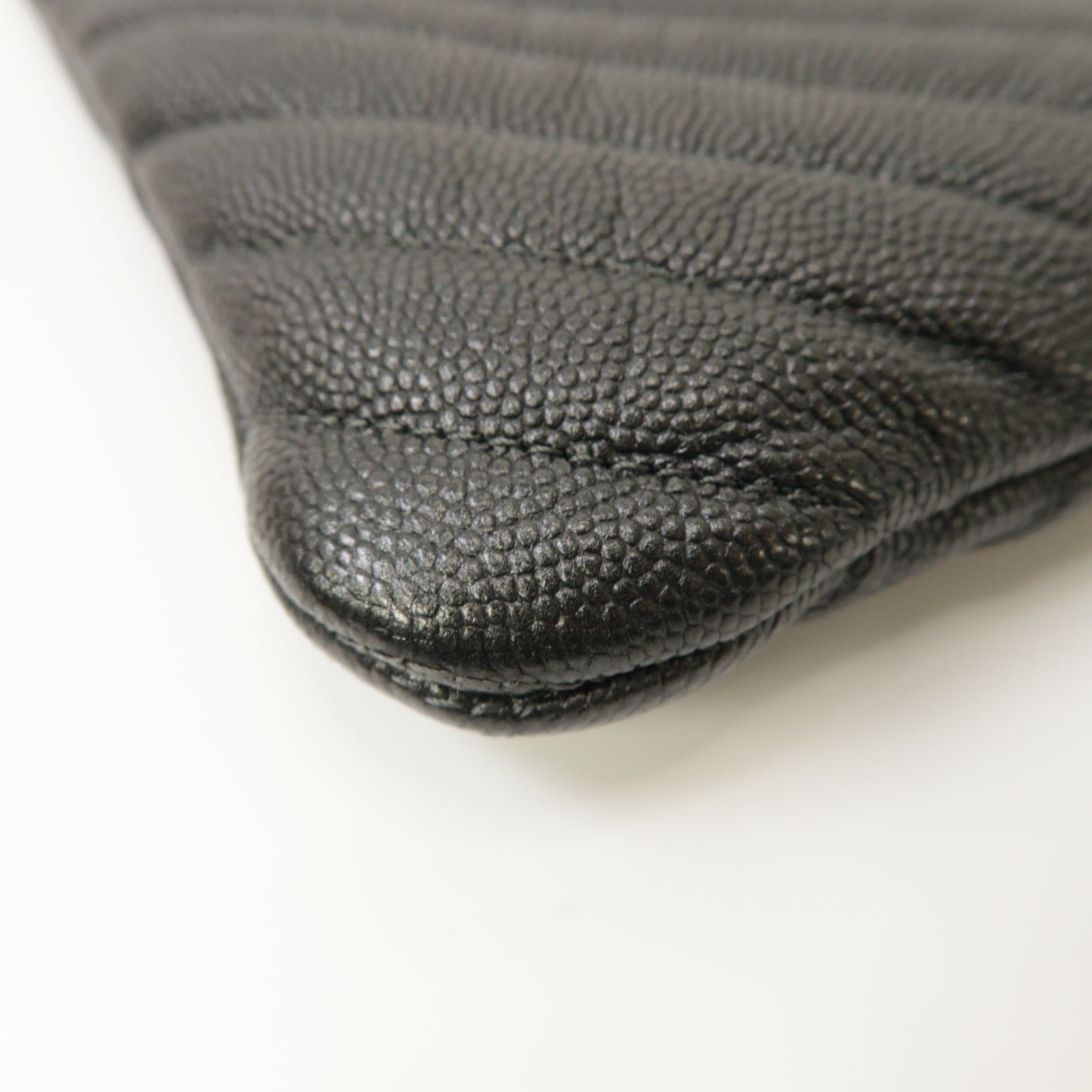 CHANEL Caviar皮革Clutch Bag金扣手拿包灰色