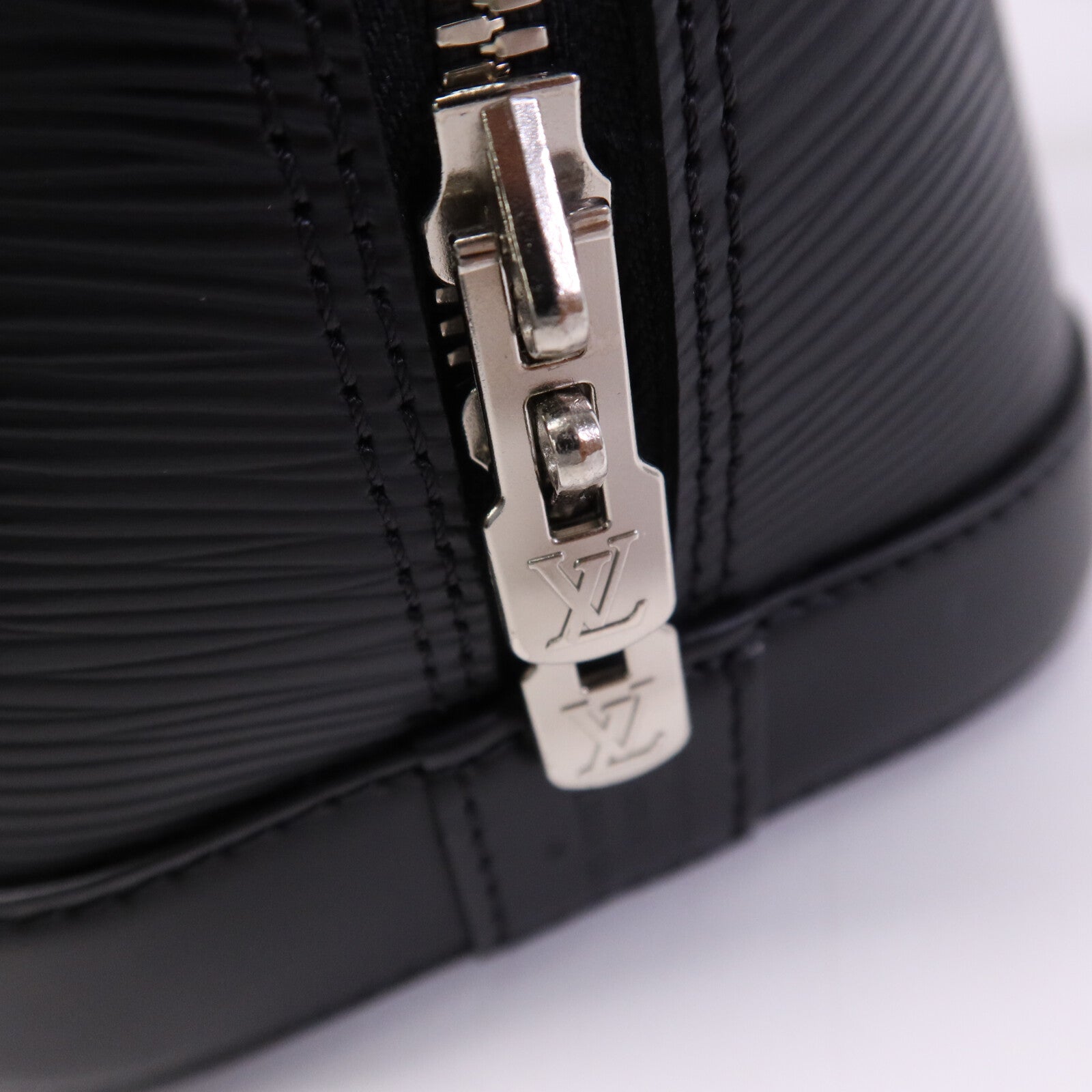 LOUIS VUITTON Epi Alma PM銀扣手挽肩背兩用袋