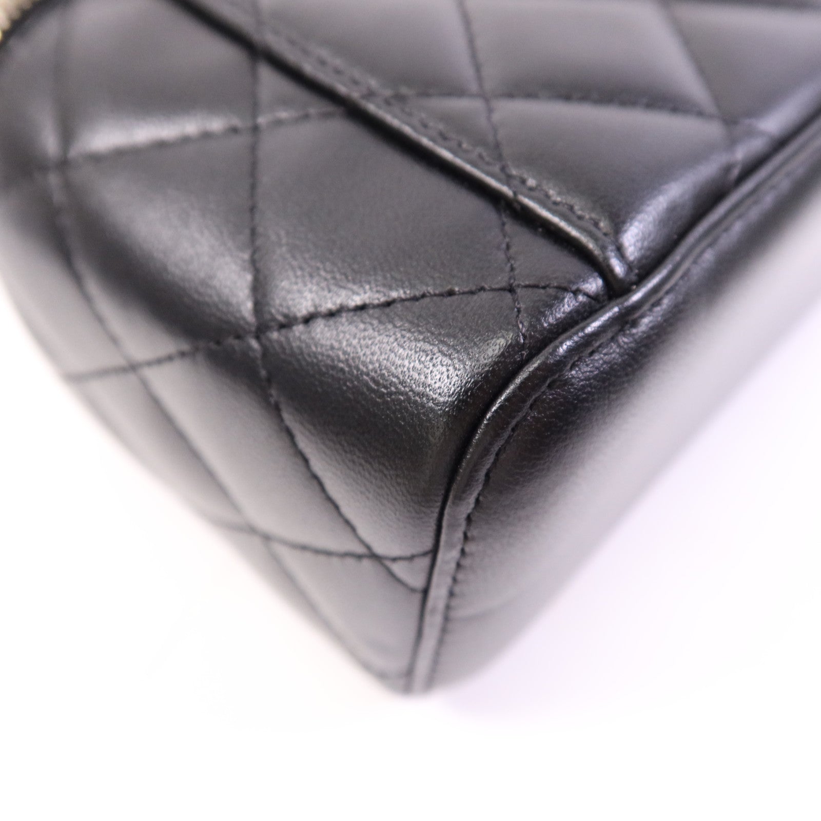 CHANEL 羊皮皮革Vanity Case金扣鏈帶肩背袋