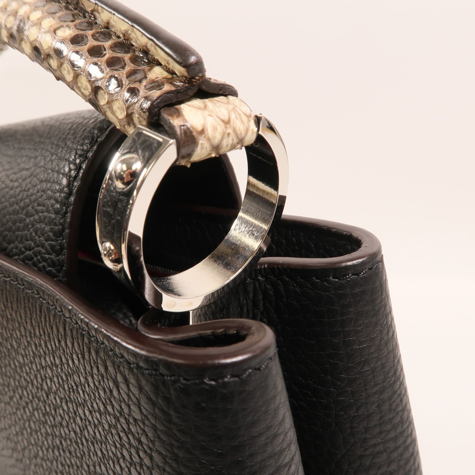 LOUIS VUITTON Taurillon/蛇皮皮革Capucines BB銀扣手挽肩背兩用袋