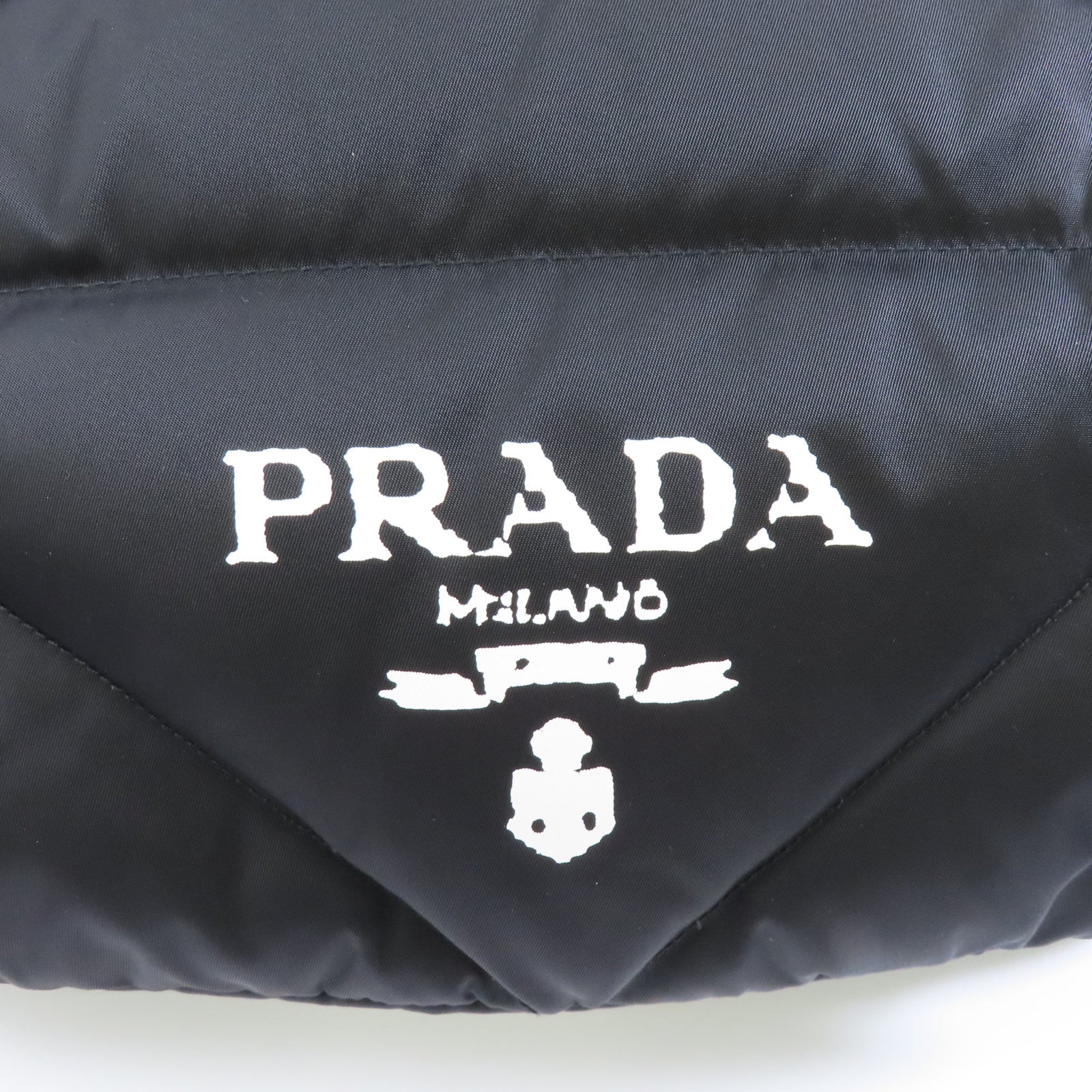 PRADA 【激減優惠】尼龍Tessuto銀扣肩背袋黑色