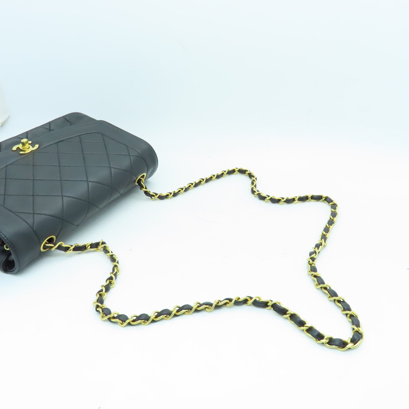 CHANEL rhombic sheepskin leather Chain Shoulder gold buckle chain shoulder bag black