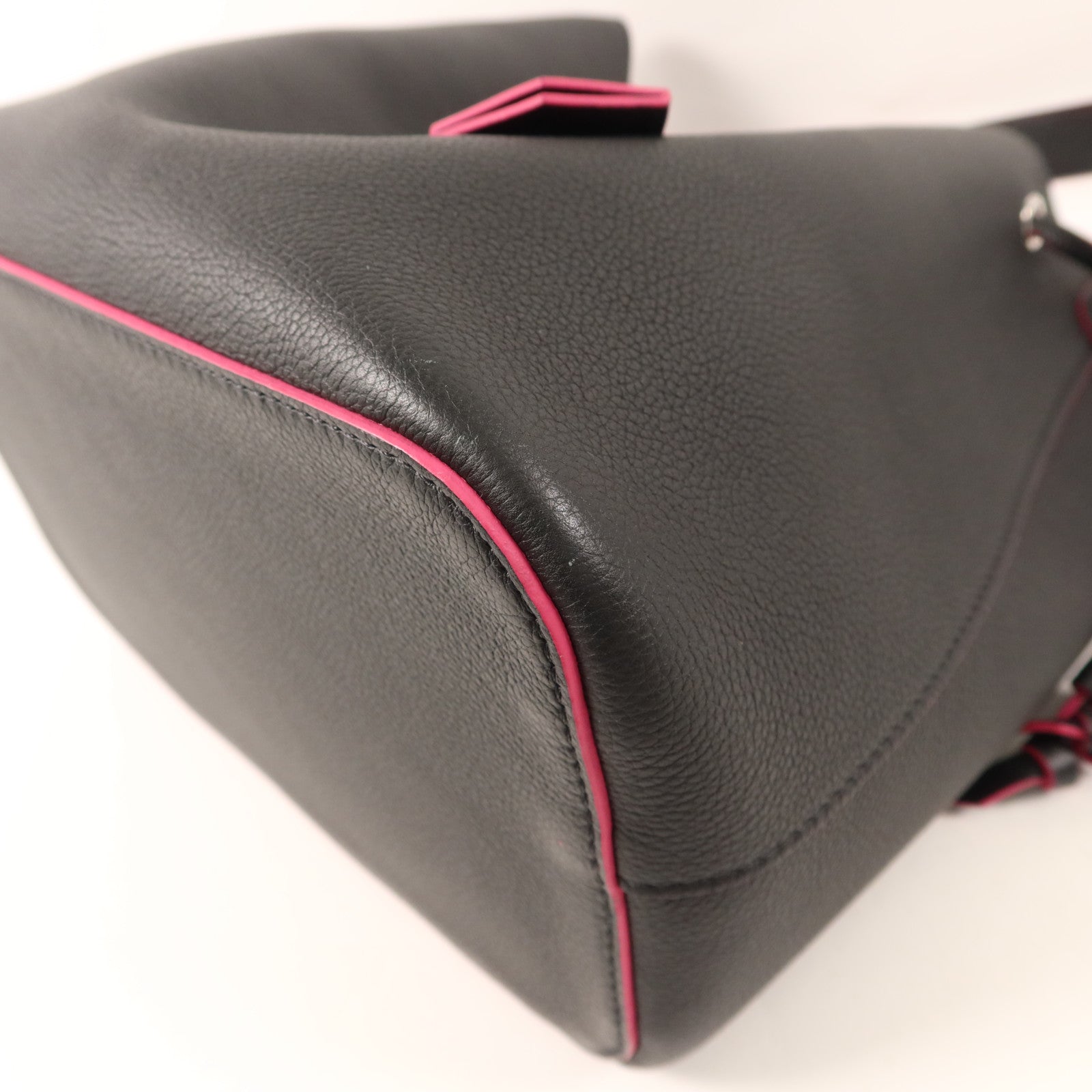 LOUIS VUITTON 牛皮皮革Lockme Bucket銀扣肩背袋