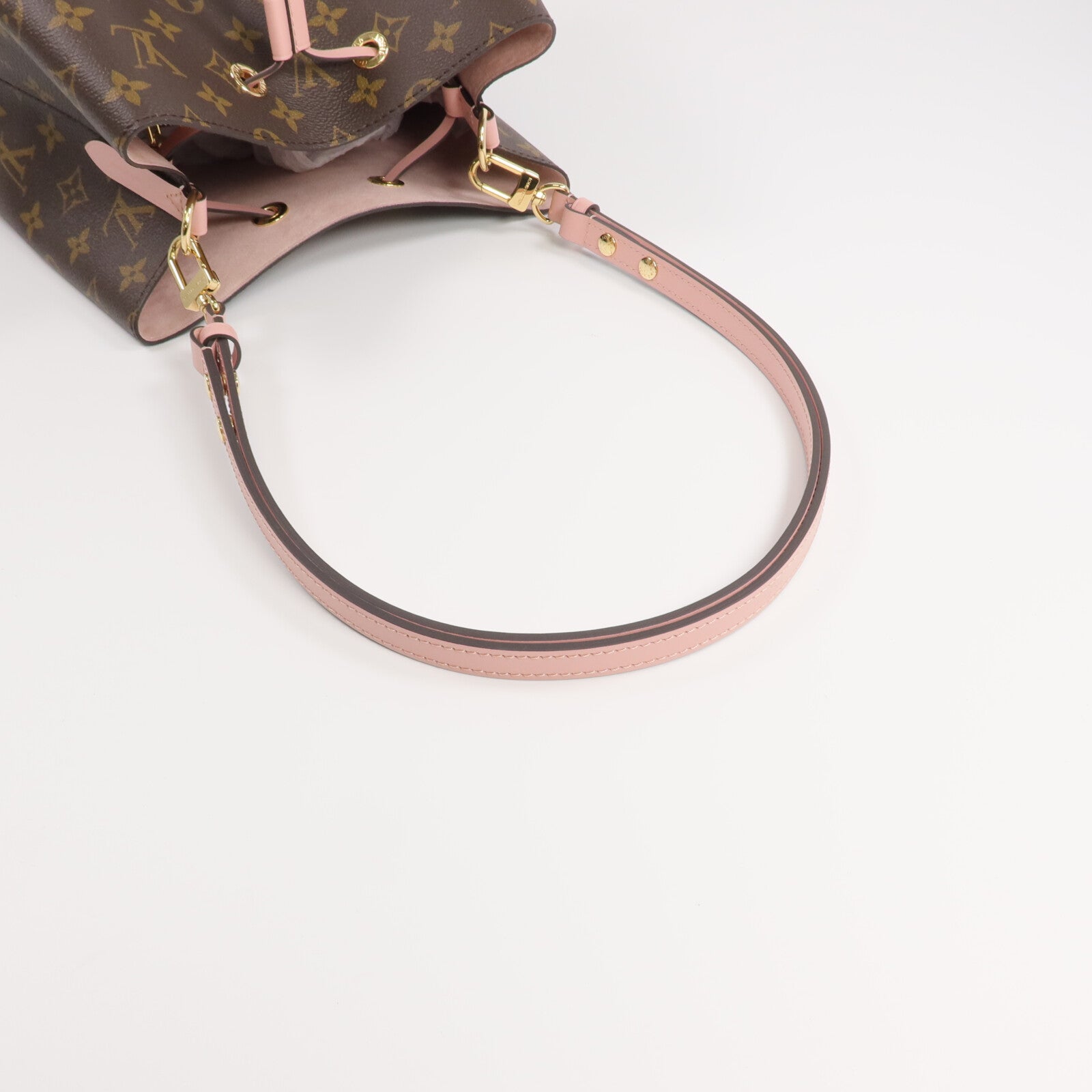 LOUIS VUITTON Monogram Neo Noe金扣肩背袋