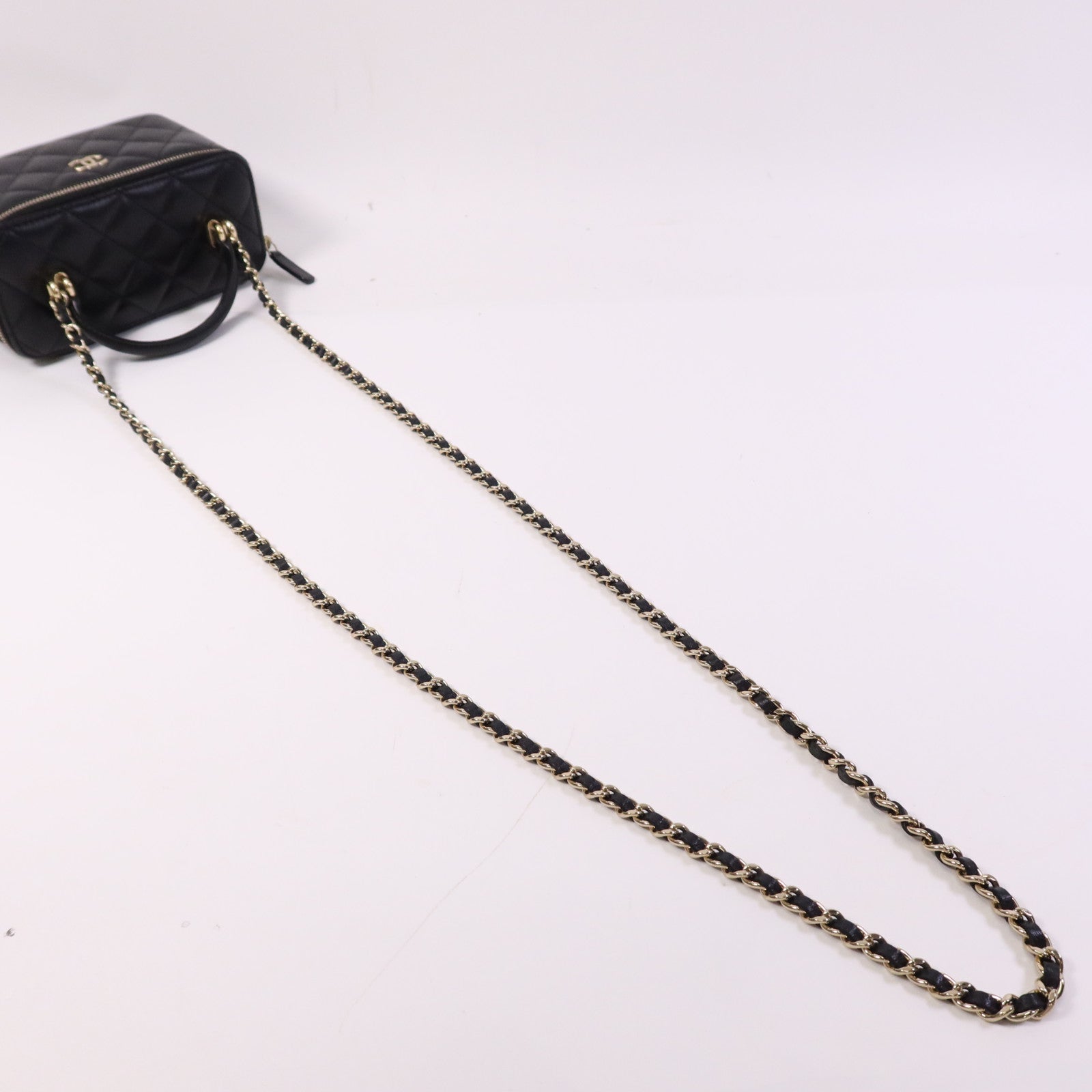 CHANEL 羊皮皮革Vanity Case金扣鏈帶肩背袋