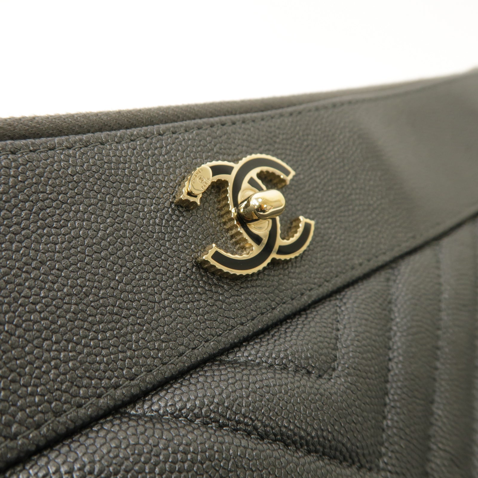 CHANEL Caviar皮革Clutch Bag金扣手拿包灰色