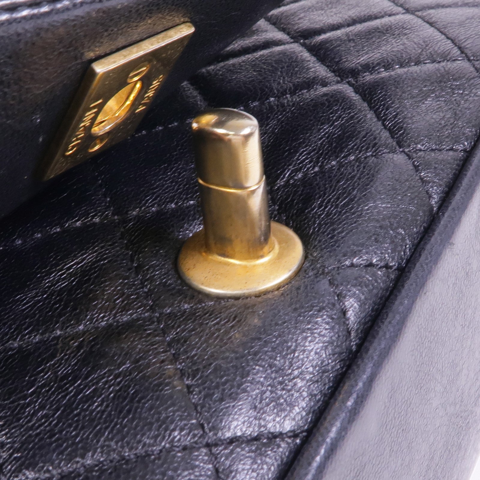 CHANEL 【激減優惠】牛皮皮革Chain Shoulder金扣鏈帶肩背袋