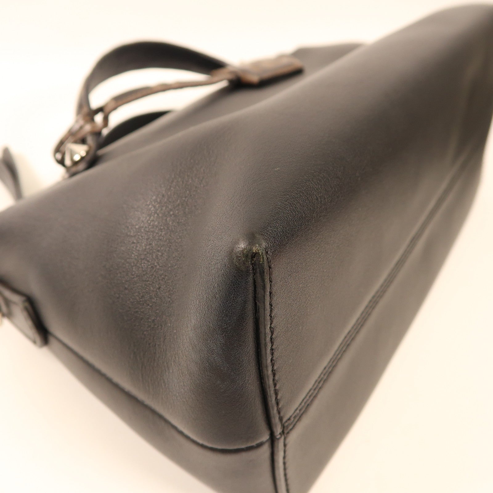 FENDI 牛皮皮革By The Way銀扣肩背袋