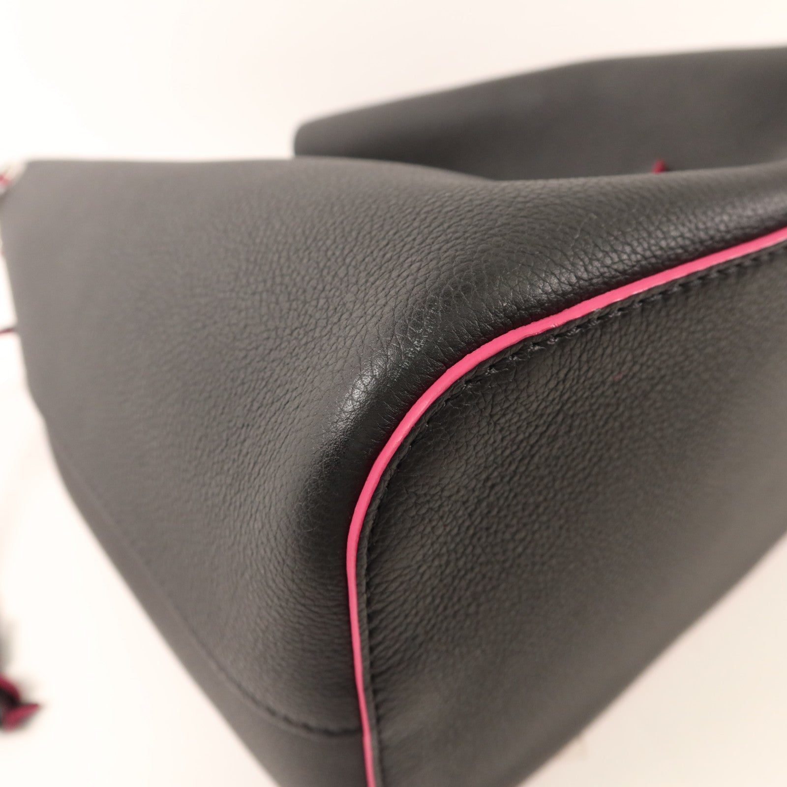 LOUIS VUITTON 牛皮皮革Lockme Bucket銀扣肩背袋