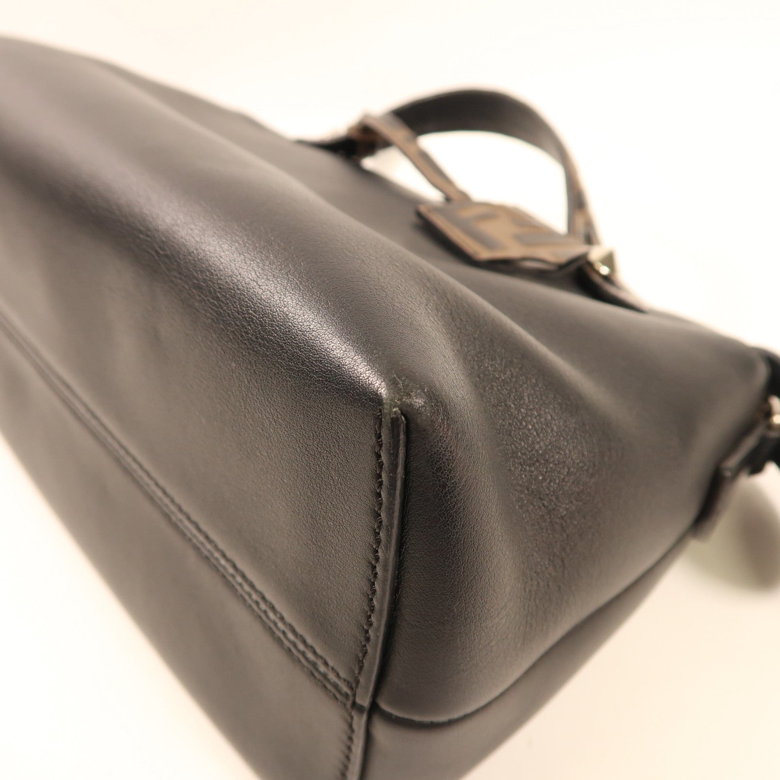 FENDI 牛皮皮革By The Way銀扣肩背袋