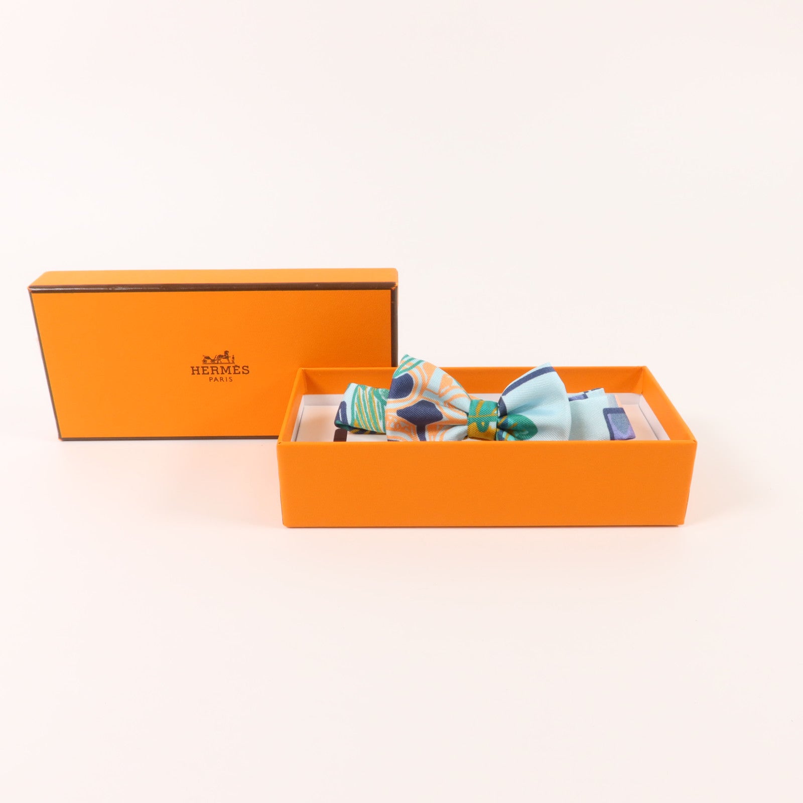 HERMES 絲質Bowtie領結