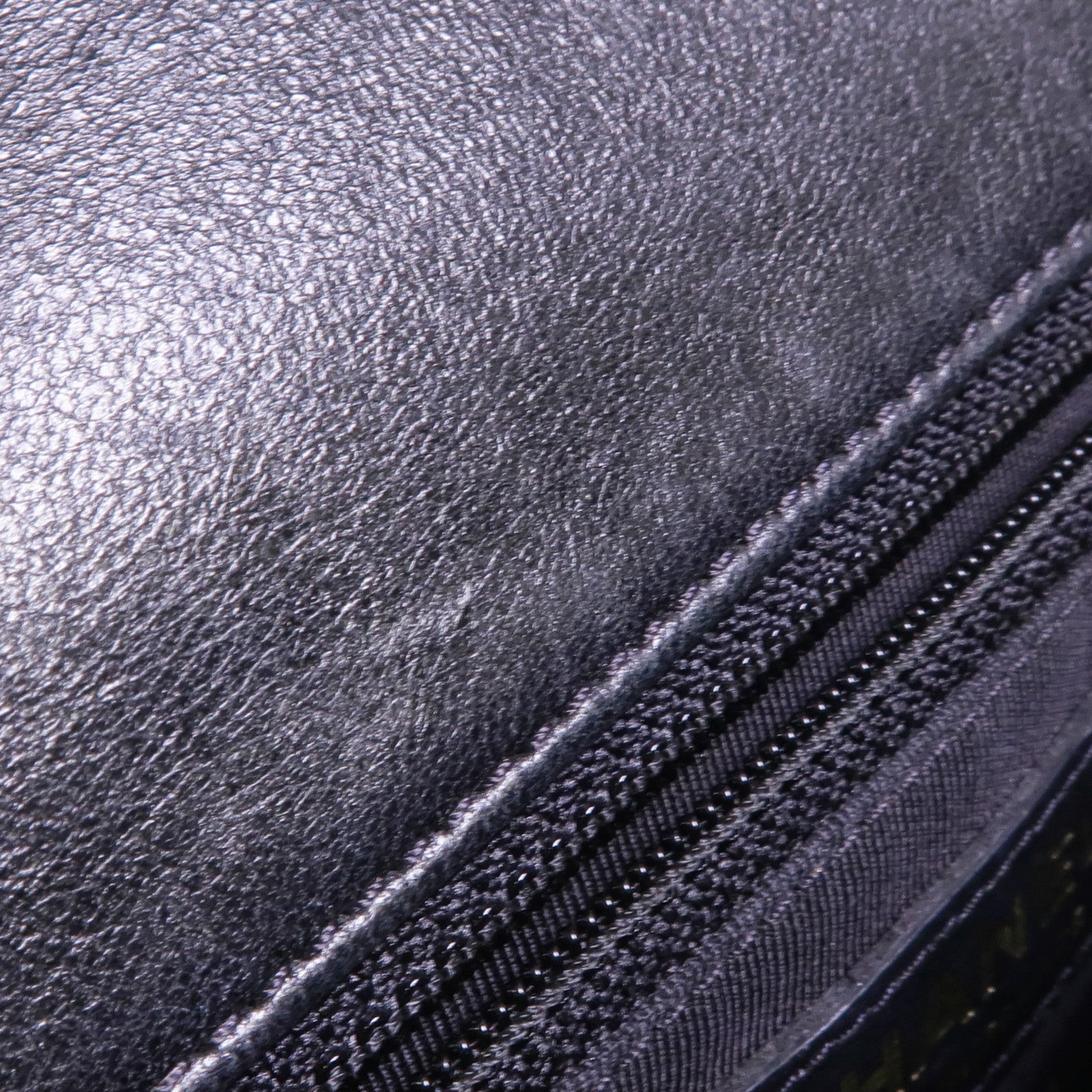 CHANEL 【激減優惠】牛皮皮革Chain Shoulder金扣鏈帶肩背袋