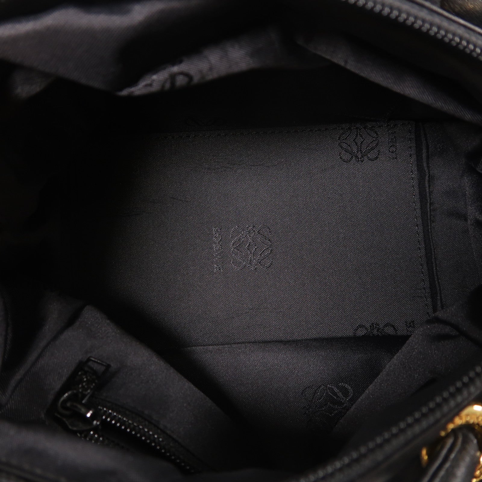 LOEWE 羊皮皮革Hand Bag金扣手挽袋