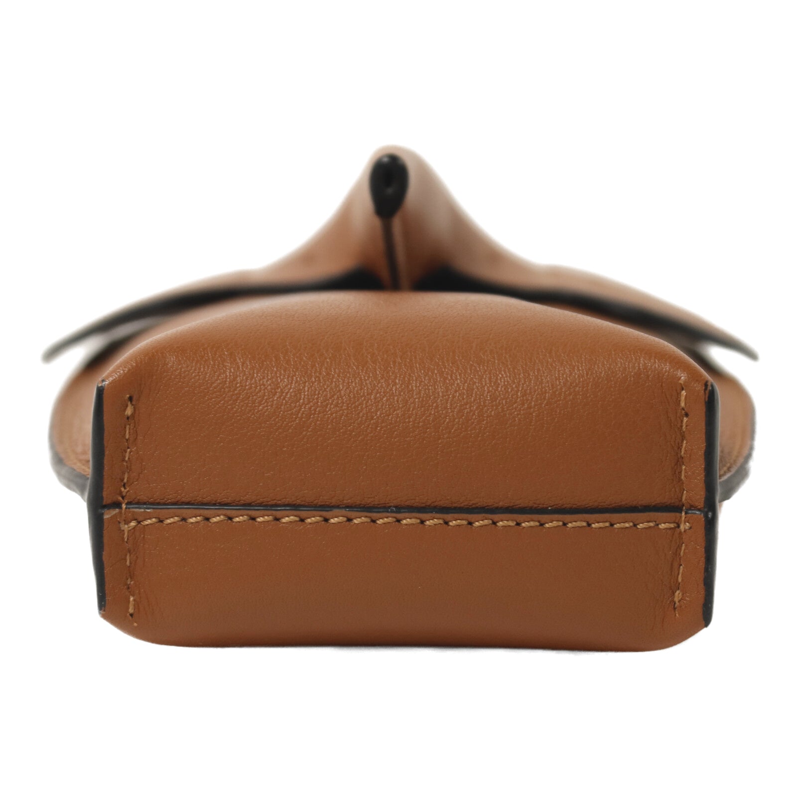 LOEWE 牛皮皮革Shoulder Bag銀扣肩背袋