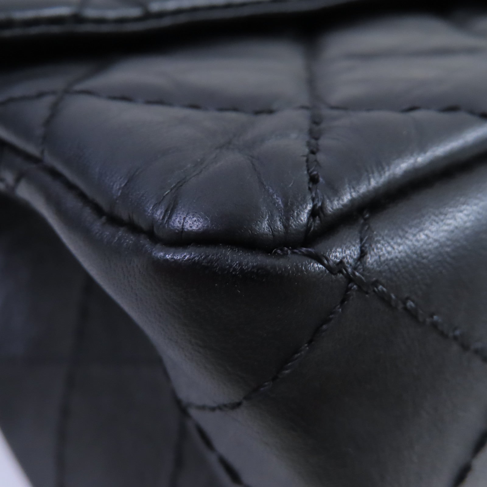 CHANEL 菱格羊皮皮革2.55 Medium Chain Shoulder Bag金扣鏈帶肩背袋黑色