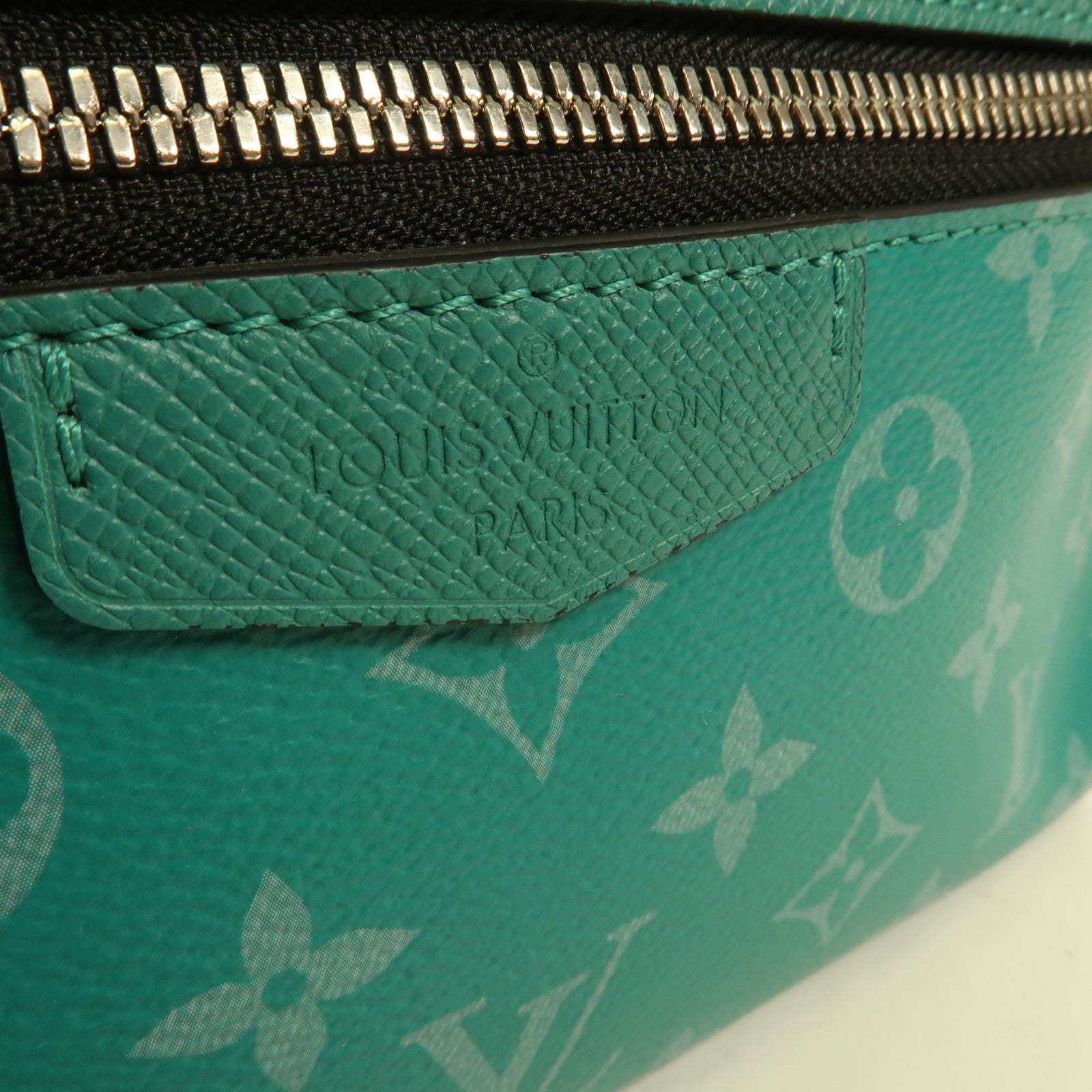 LOUIS VUITTON Tigrama Outdoor Messenger肩背袋