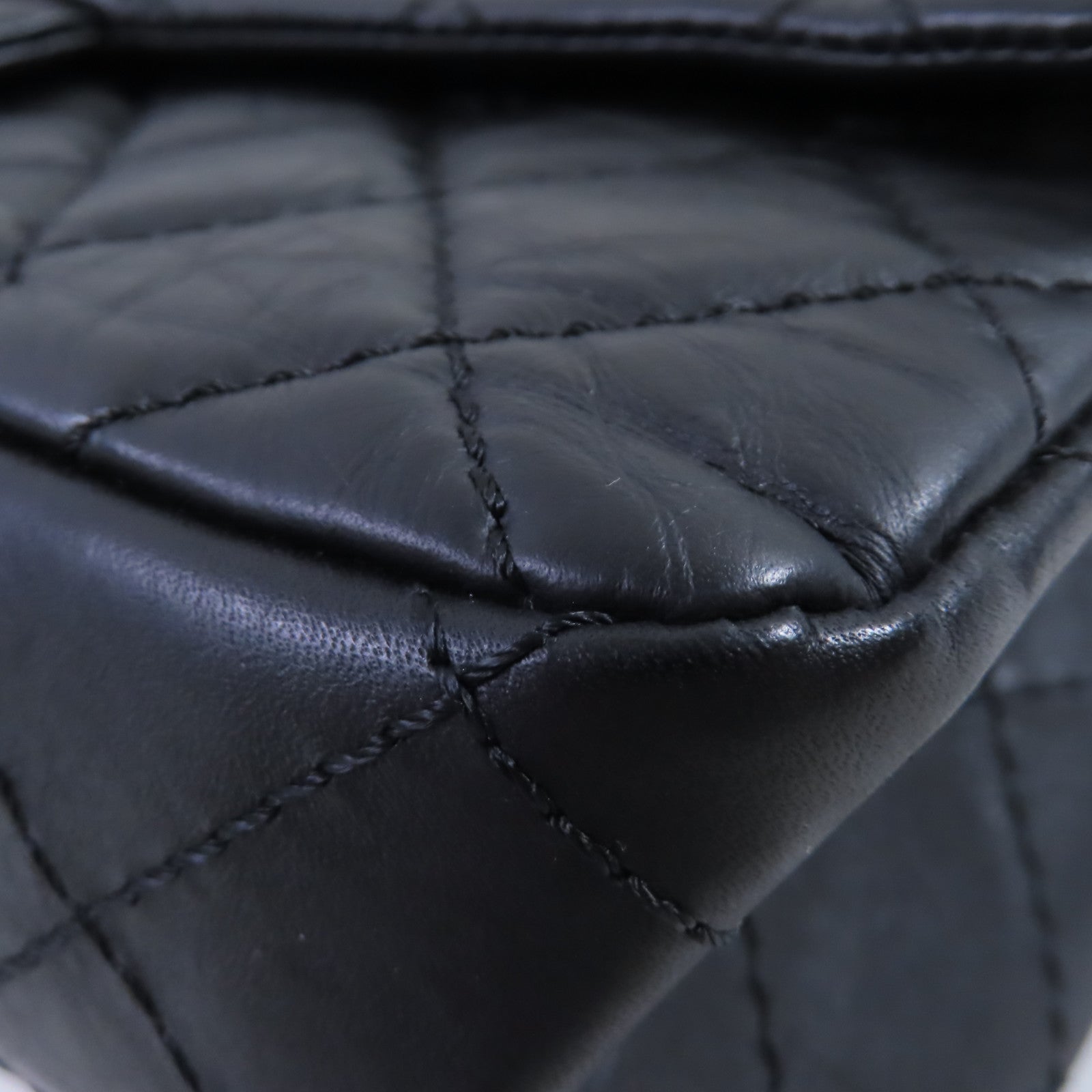 CHANEL 菱格羊皮皮革2.55 Medium Chain Shoulder Bag金扣鏈帶肩背袋黑色