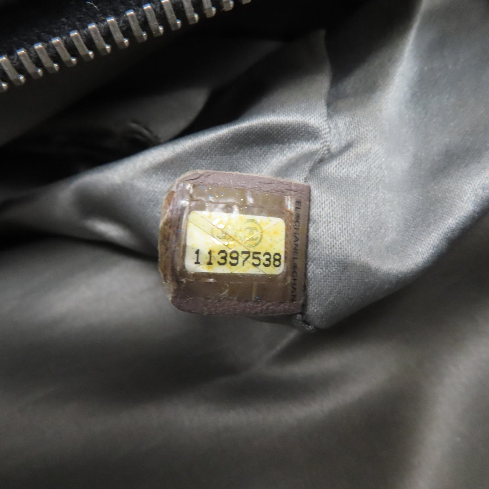 CHANEL 菱格Caviar皮革Chain Shoulder銀扣肩背袋黑色