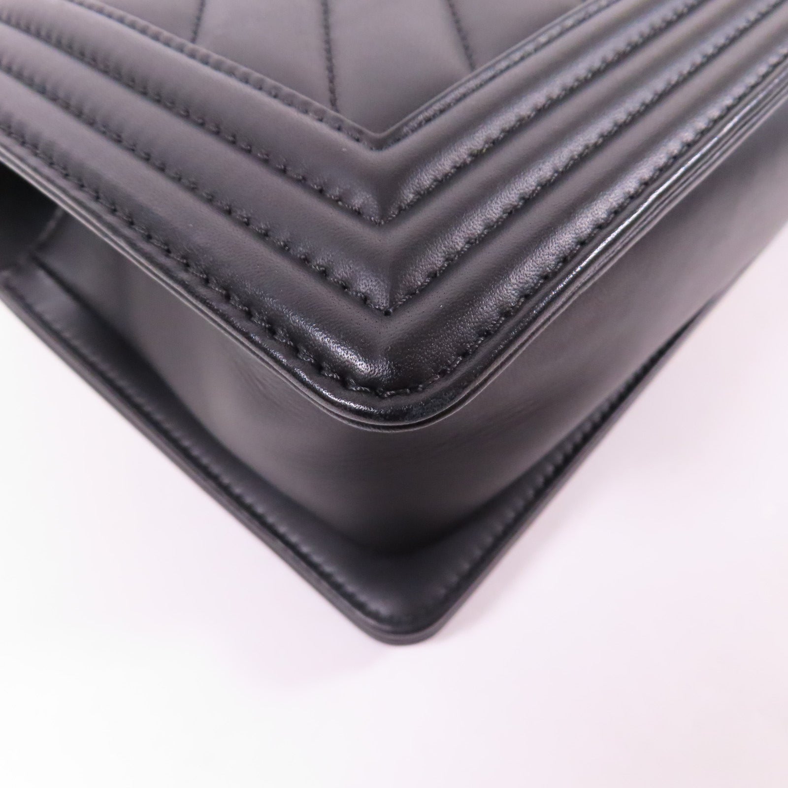 CHANEL CC GHW Boy 25 Chain Shoulder Bag Lambskin Leather Black