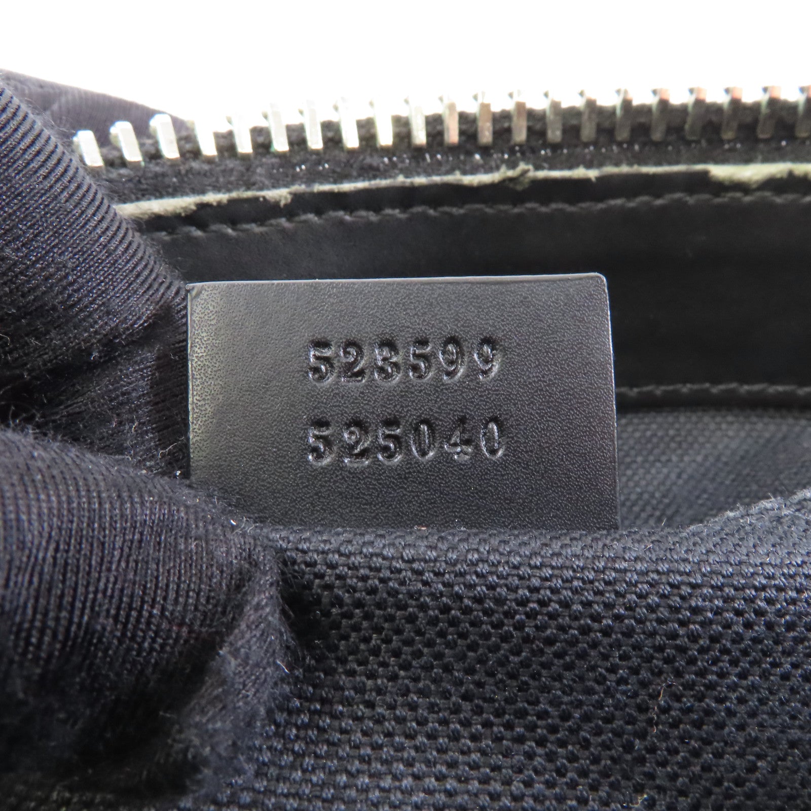 GUCCI 塗層帆布Messenger Bag銀扣肩背袋黑色