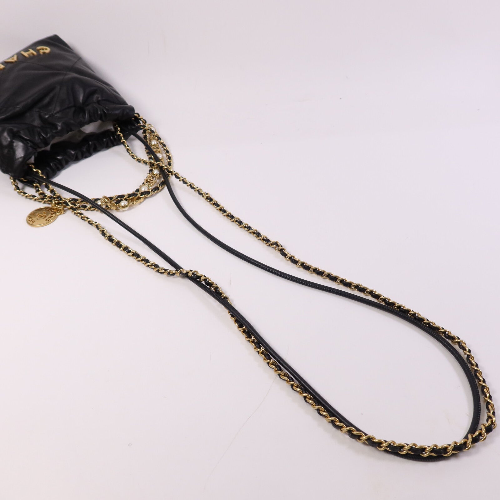 CHANEL 羊皮皮革Chanel Mini 22金扣鏈帶肩背袋