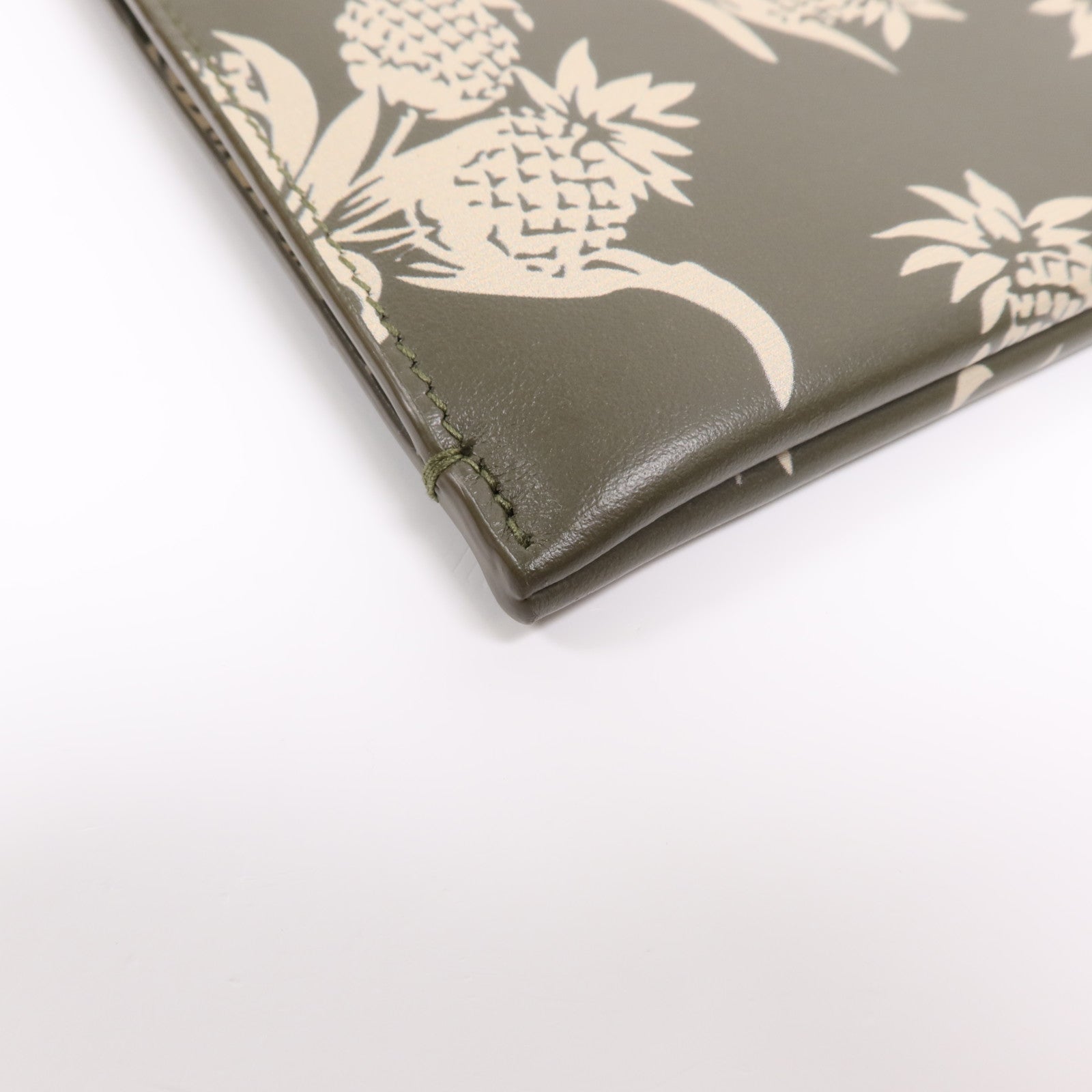 YVES SAINT LAURENT 牛皮皮革Pouch金扣手拿包