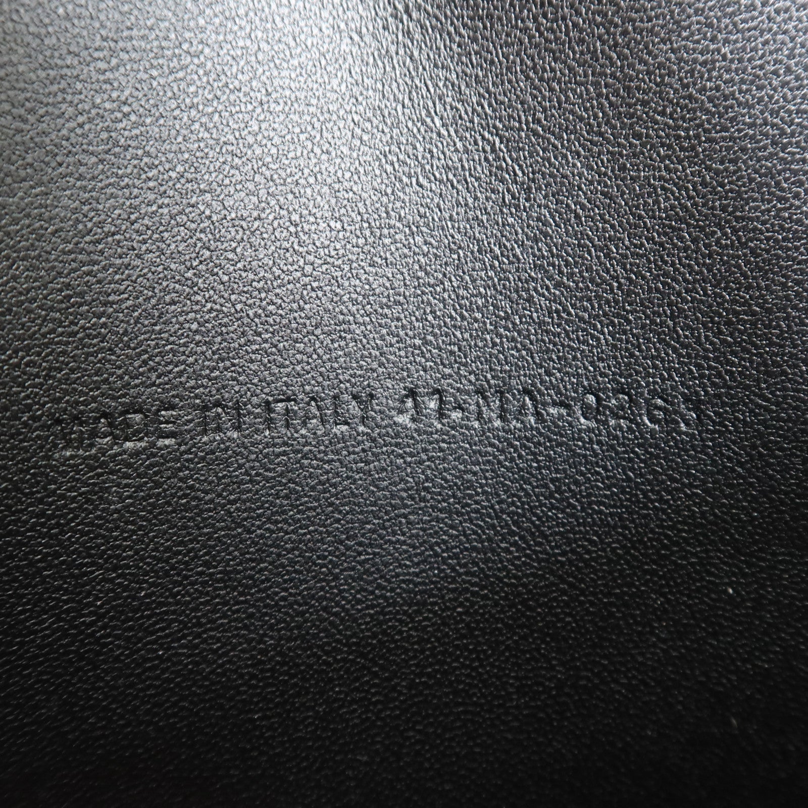 Dior 羊皮皮革Caro Pouch金扣肩背袋