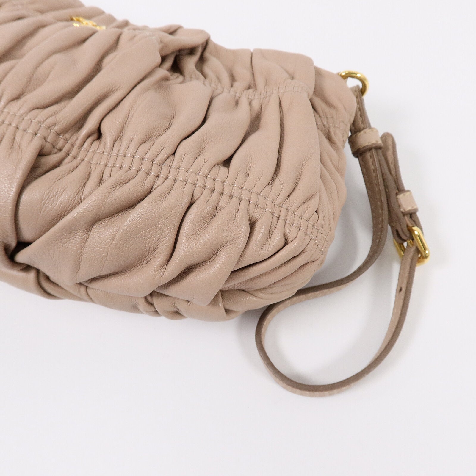 PRADA 牛皮皮革Gaufre Wristlet金扣手拿包黑色