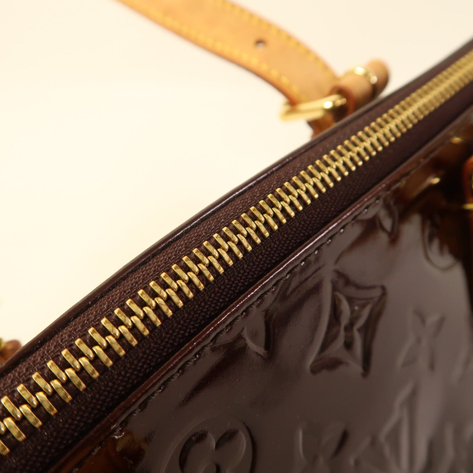 LOUIS VUITTON Vernis Rosewood Avenue金扣肩背袋