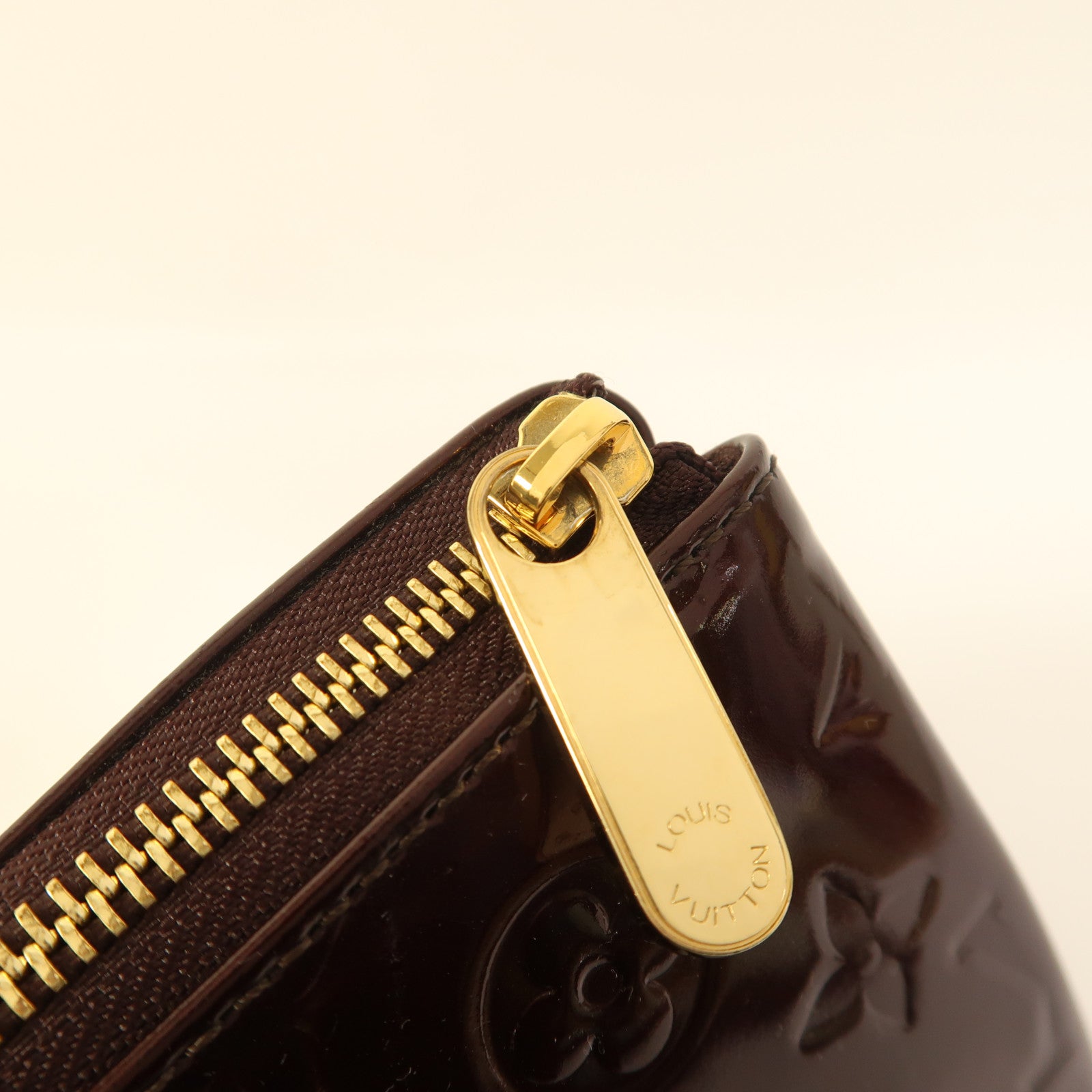 LOUIS VUITTON Vernis Rosewood Avenue金扣肩背袋