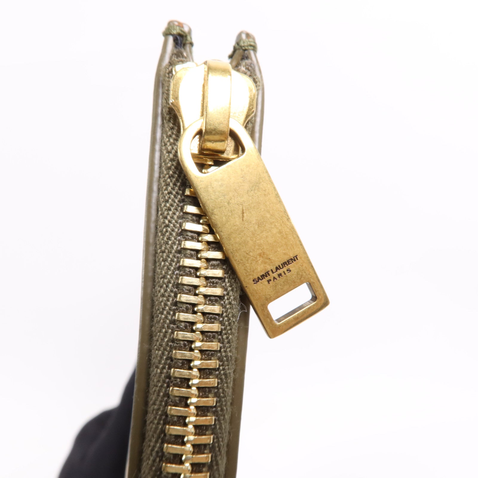 YVES SAINT LAURENT 牛皮皮革Pouch金扣手拿包