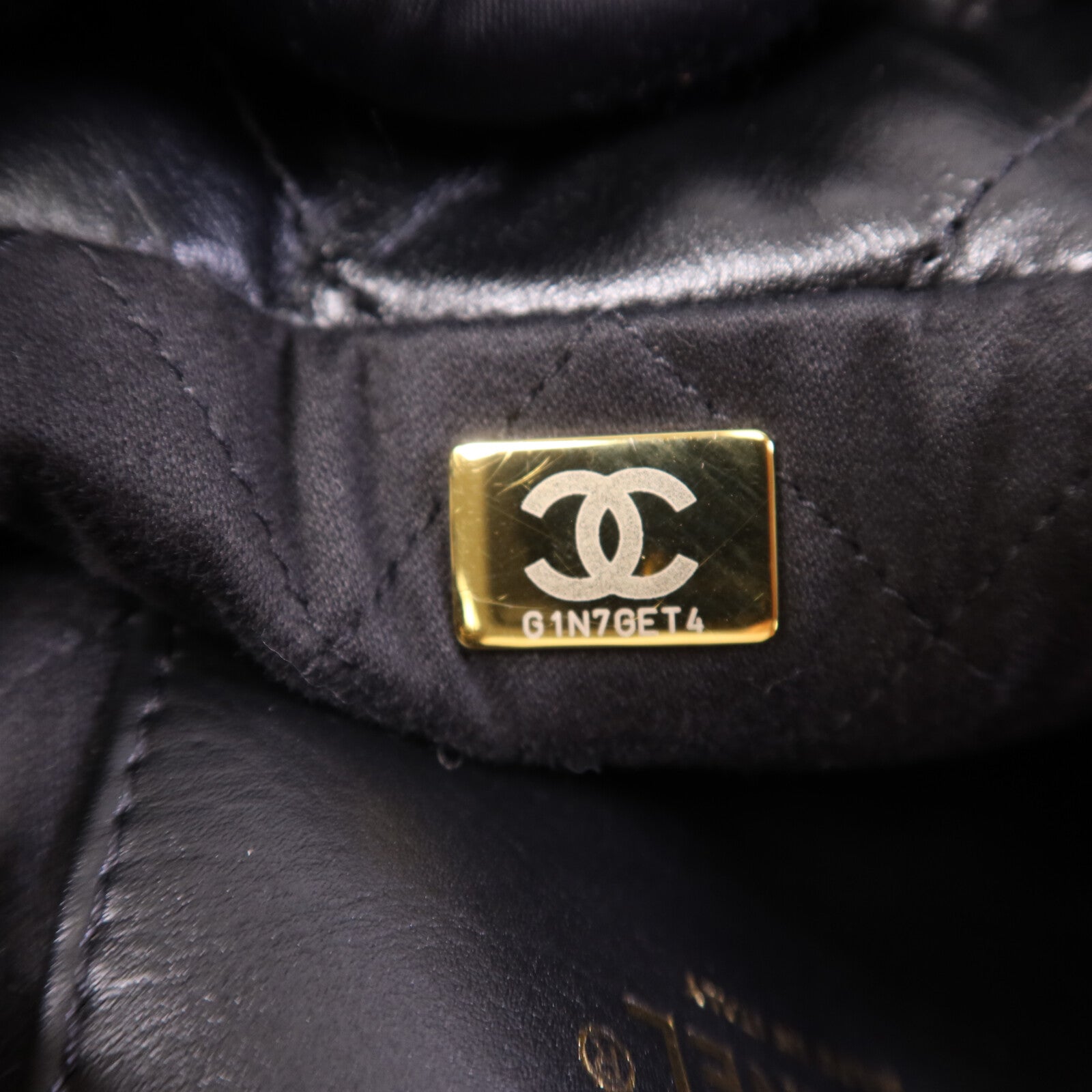 CHANEL 羊皮皮革Chanel Mini 22金扣鏈帶肩背袋