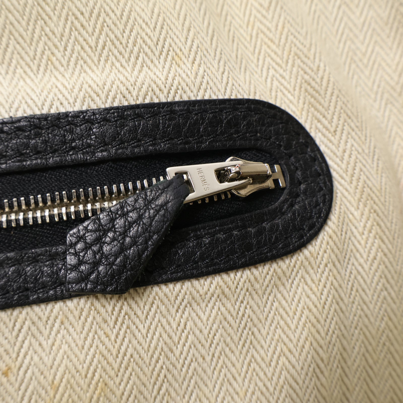 HERMES Negonda皮革GardenParty PM銀扣手挽袋Noir