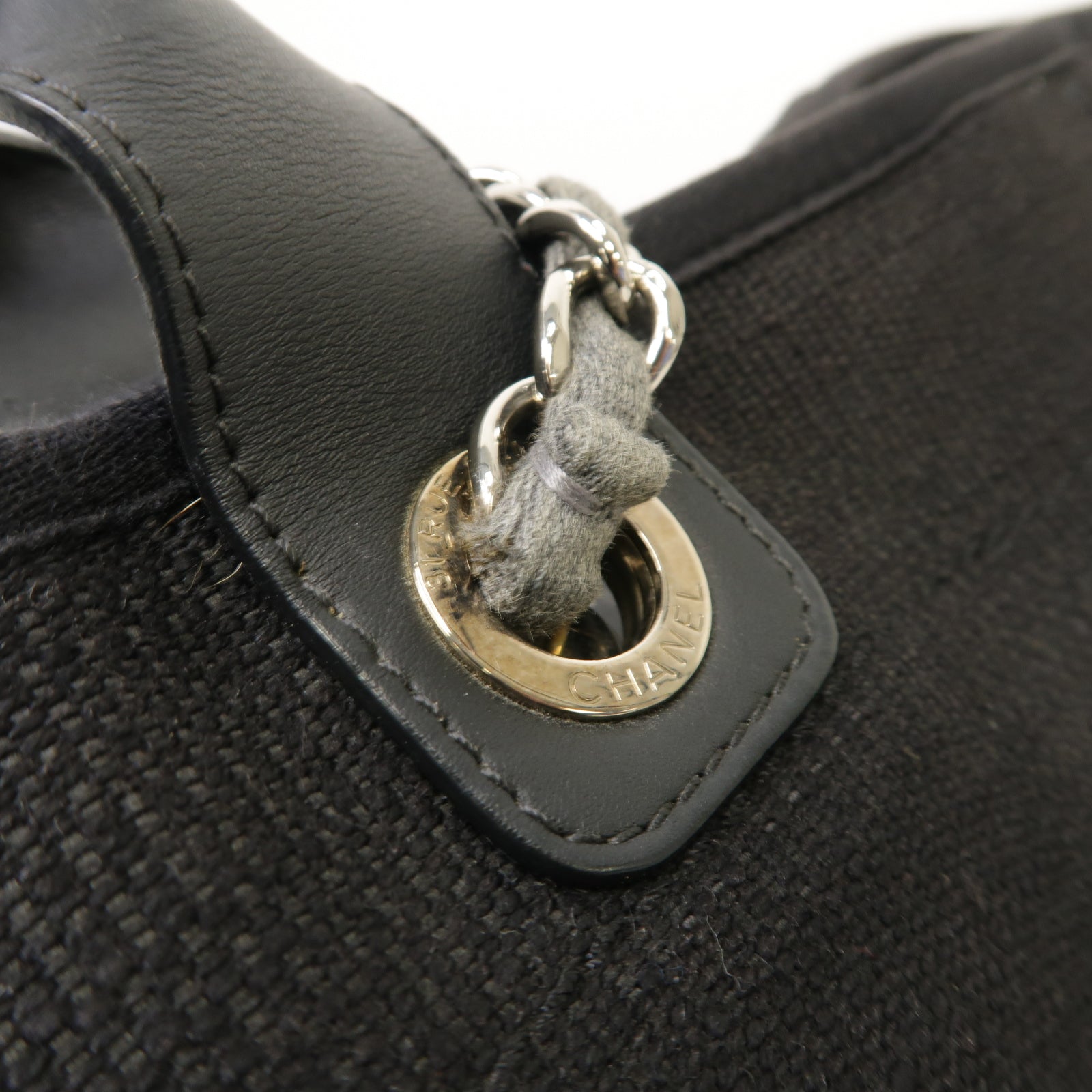 CHANEL 帆布Chain Shoulder Bag銀扣鏈帶肩背袋黒色