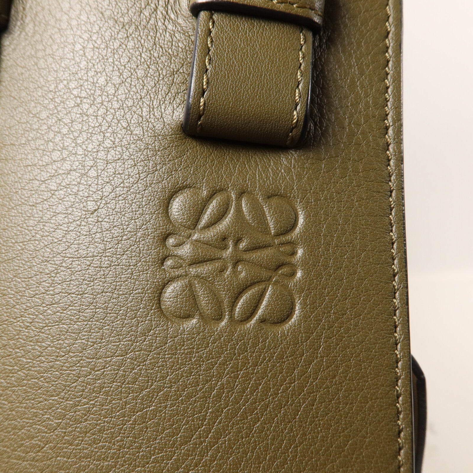 LOEWE 牛皮皮革Hammock Small手挽肩背兩用袋